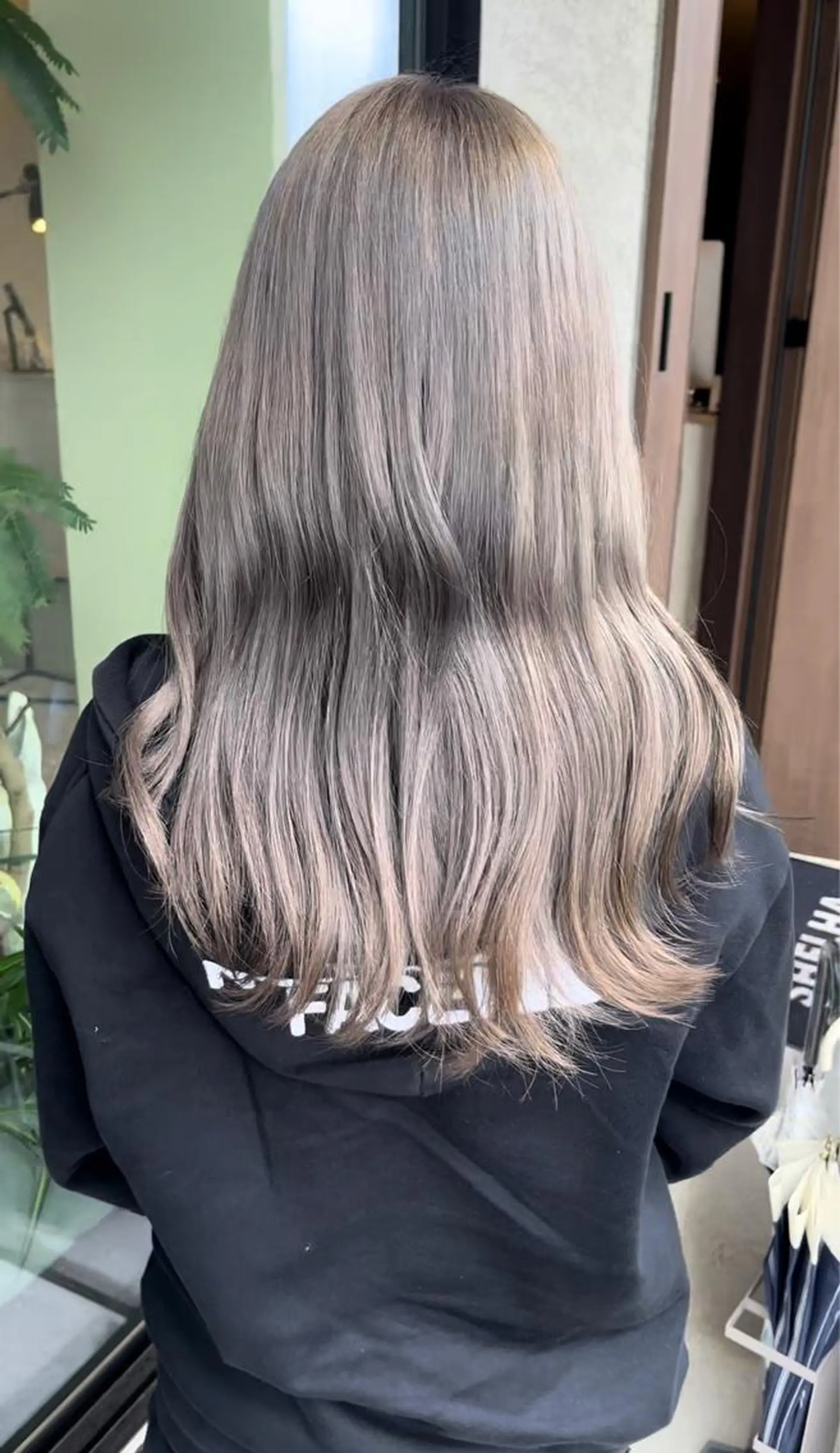 ロング ヘアカラー トリートメント 手塚 亮汰のヘアスタイル