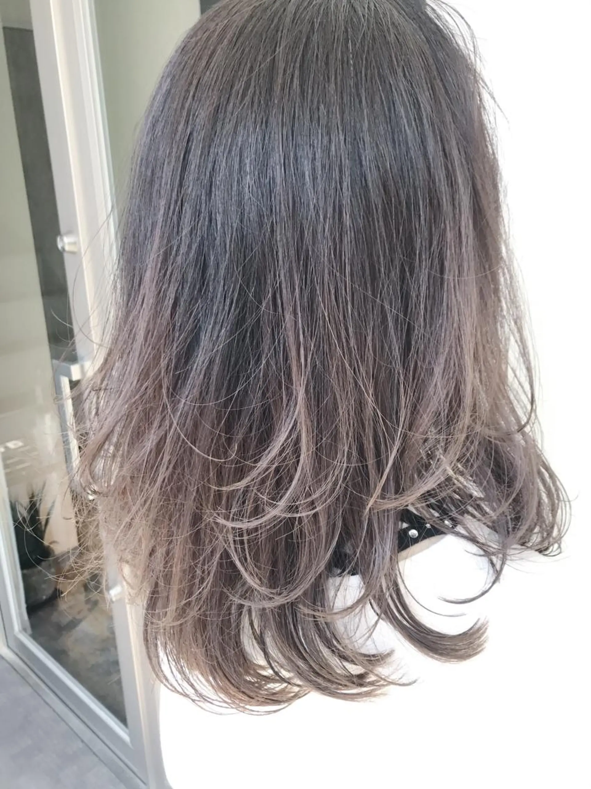セミロング カラー グラデーションカラー グレージュ 【完全マンツー 恵比寿】佐藤 翔のヘアスタイル