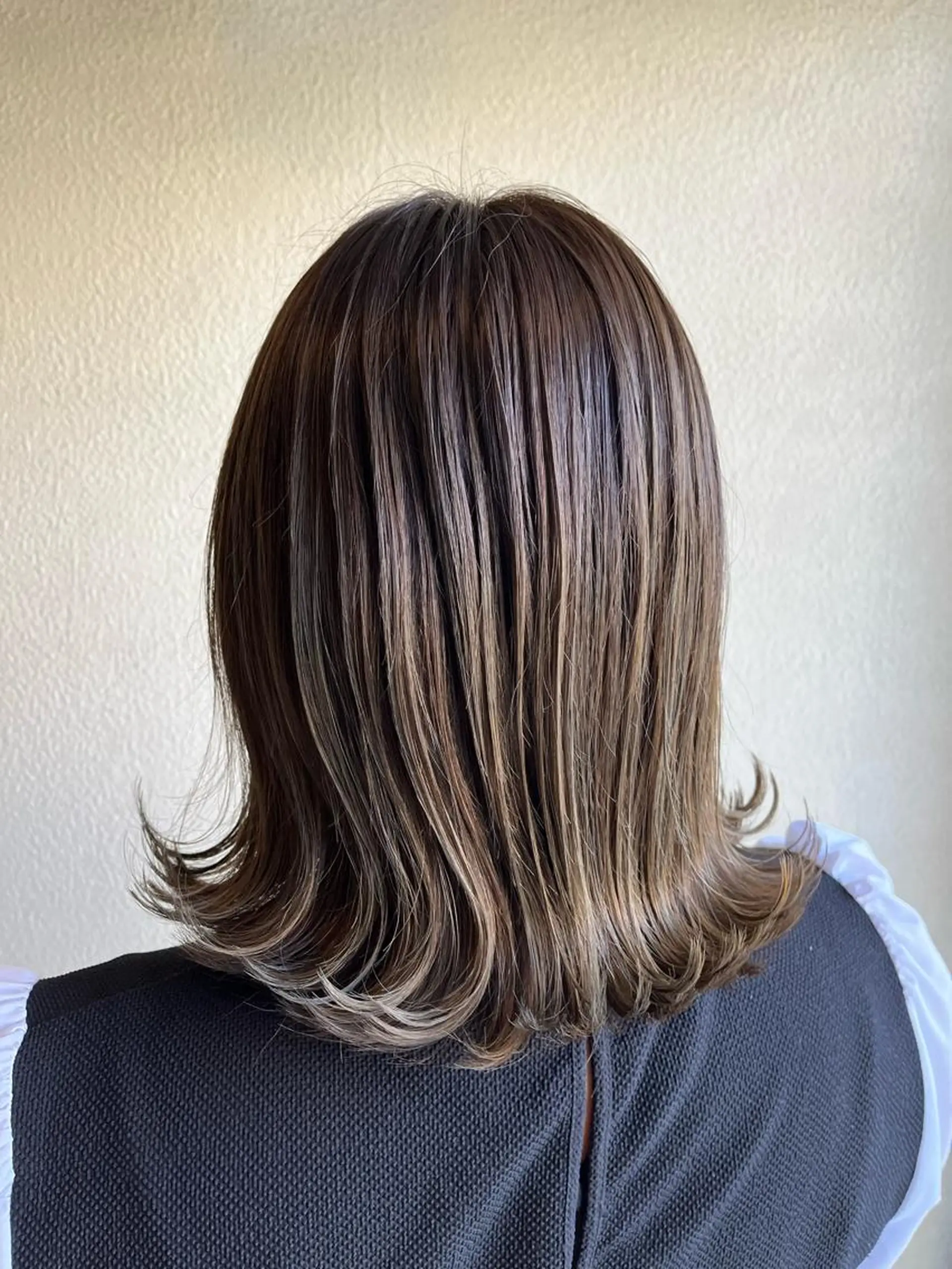 ミディアム カラー オリーブカラー 古川 尚実のヘアスタイル