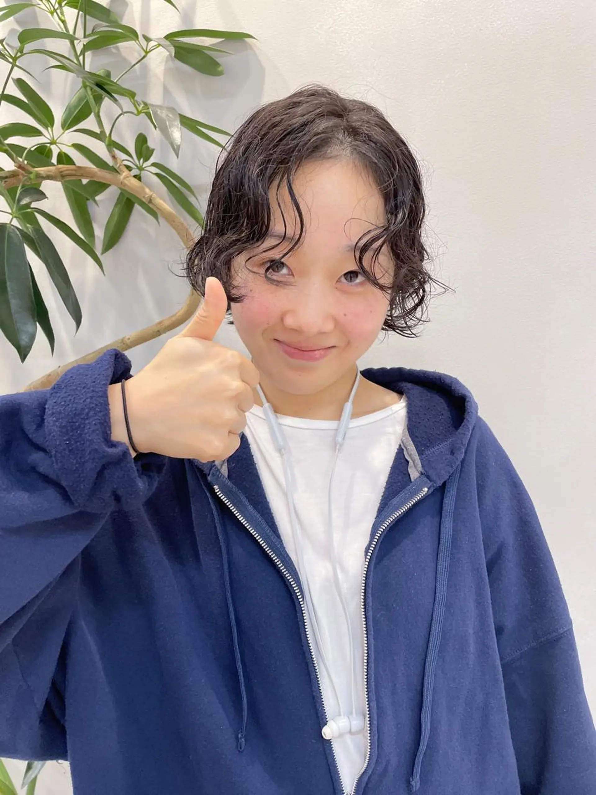 ショート パーマ 青木 優歩のヘアスタイル
