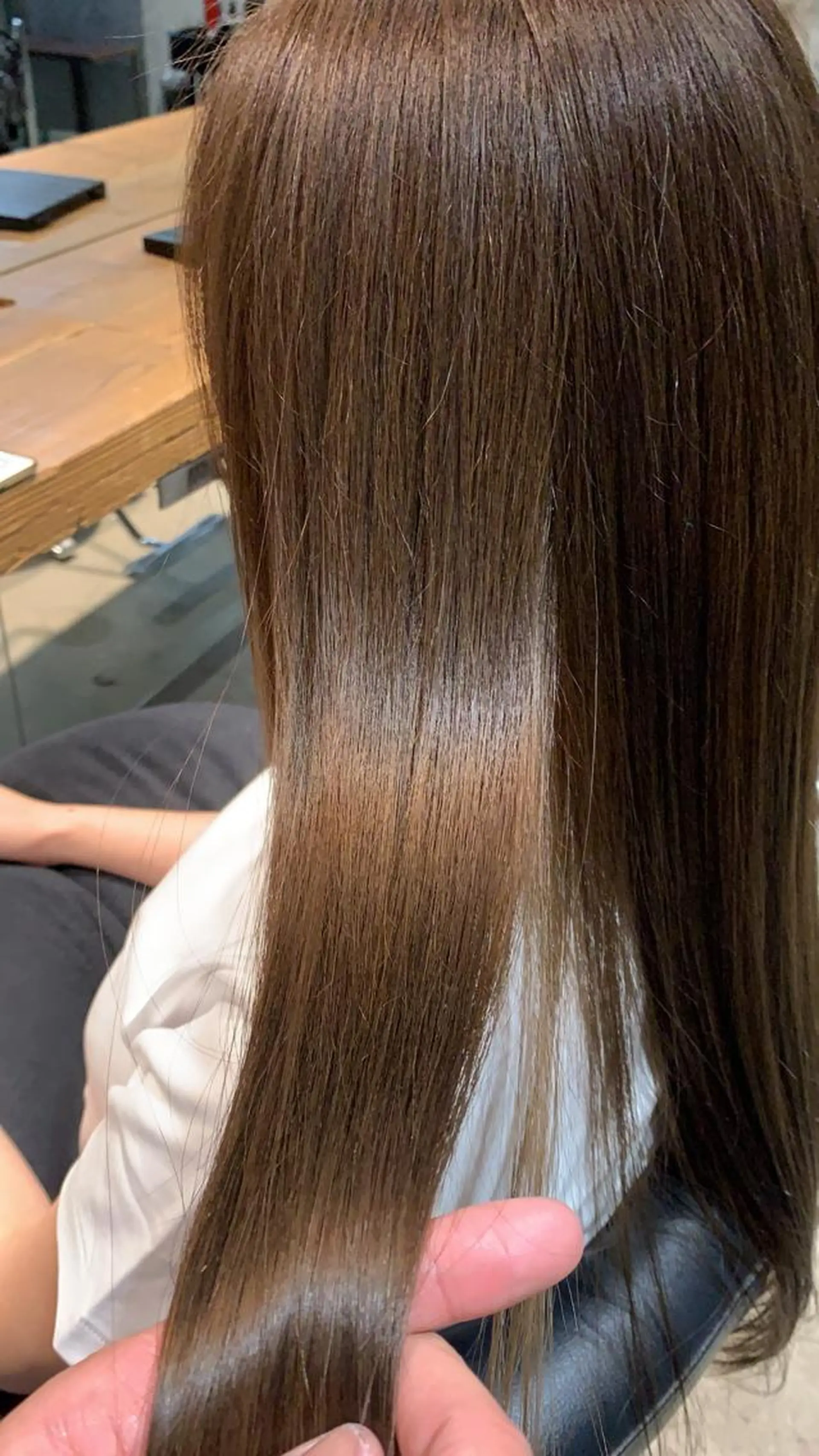 セミロング カラー カット ヘアカラー 縮毛矯正 トリートメント 🌈艶髪/髪質改善 新宿itouのヘアスタイル