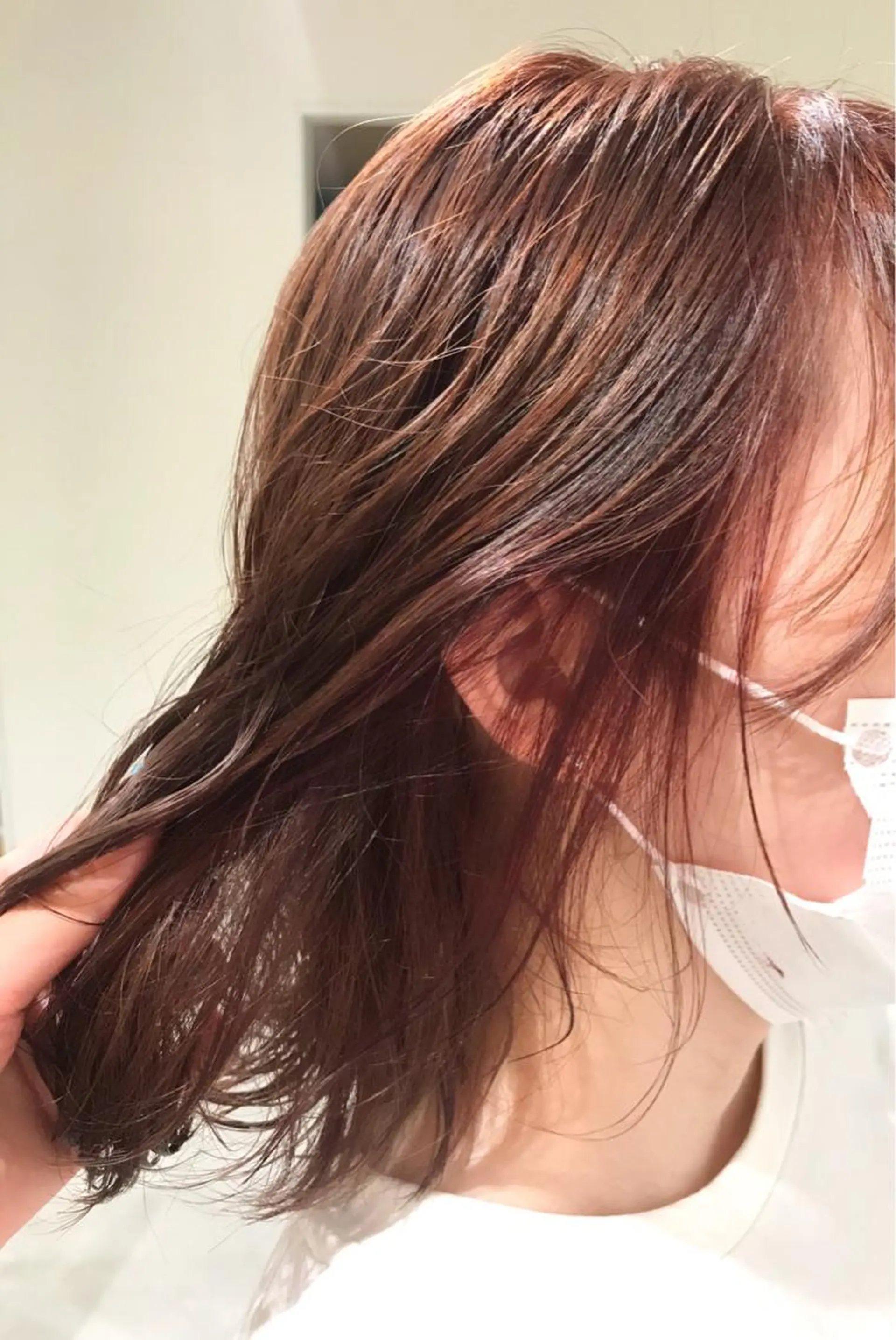 ミディアム カラー イヤリングカラー 由比藤理子 ブリーチカラー🌈のヘアスタイル