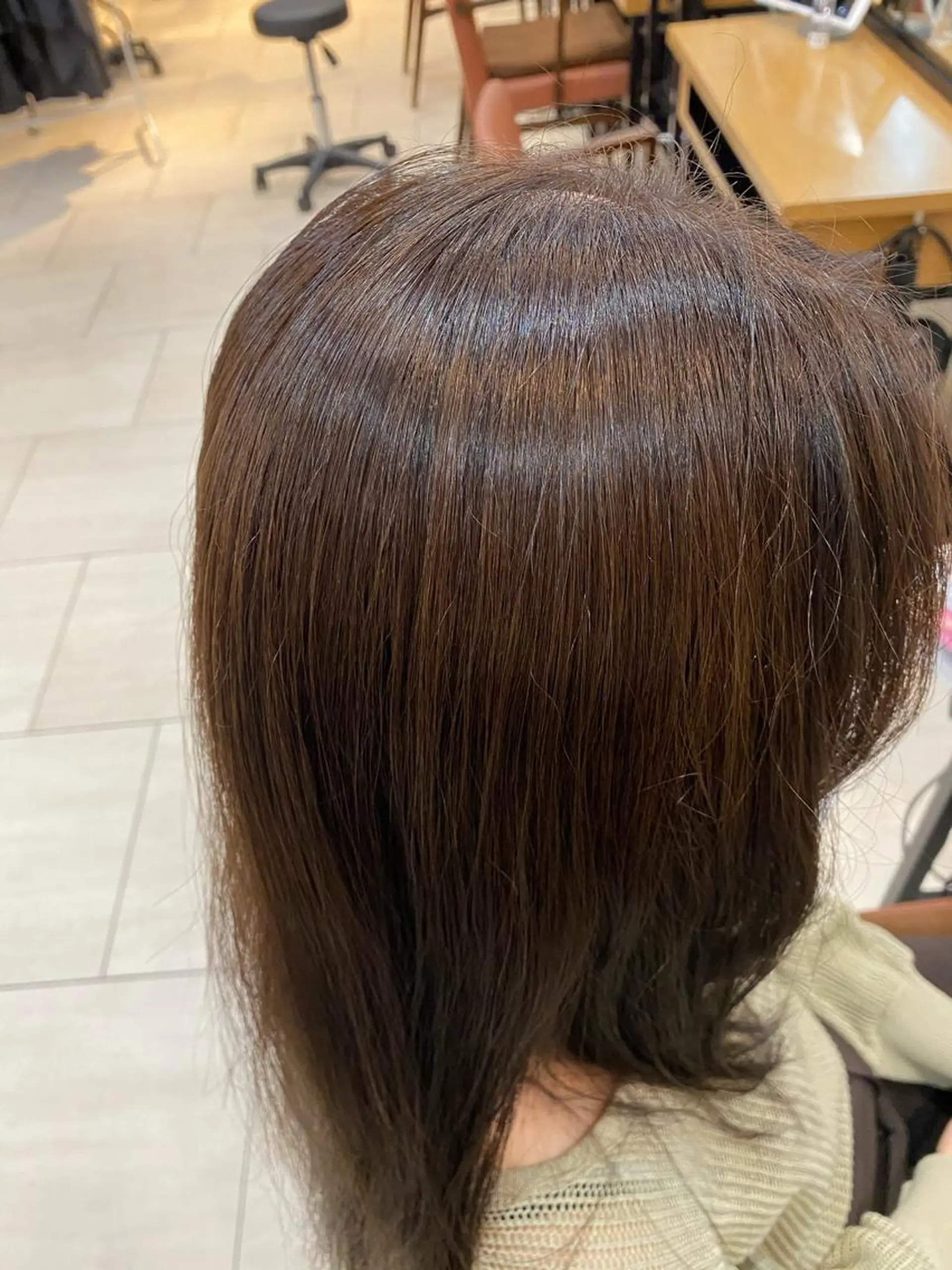 ロング あやめ【顔まわり/レ イヤー/柔らかカラ】のヘアスタイル