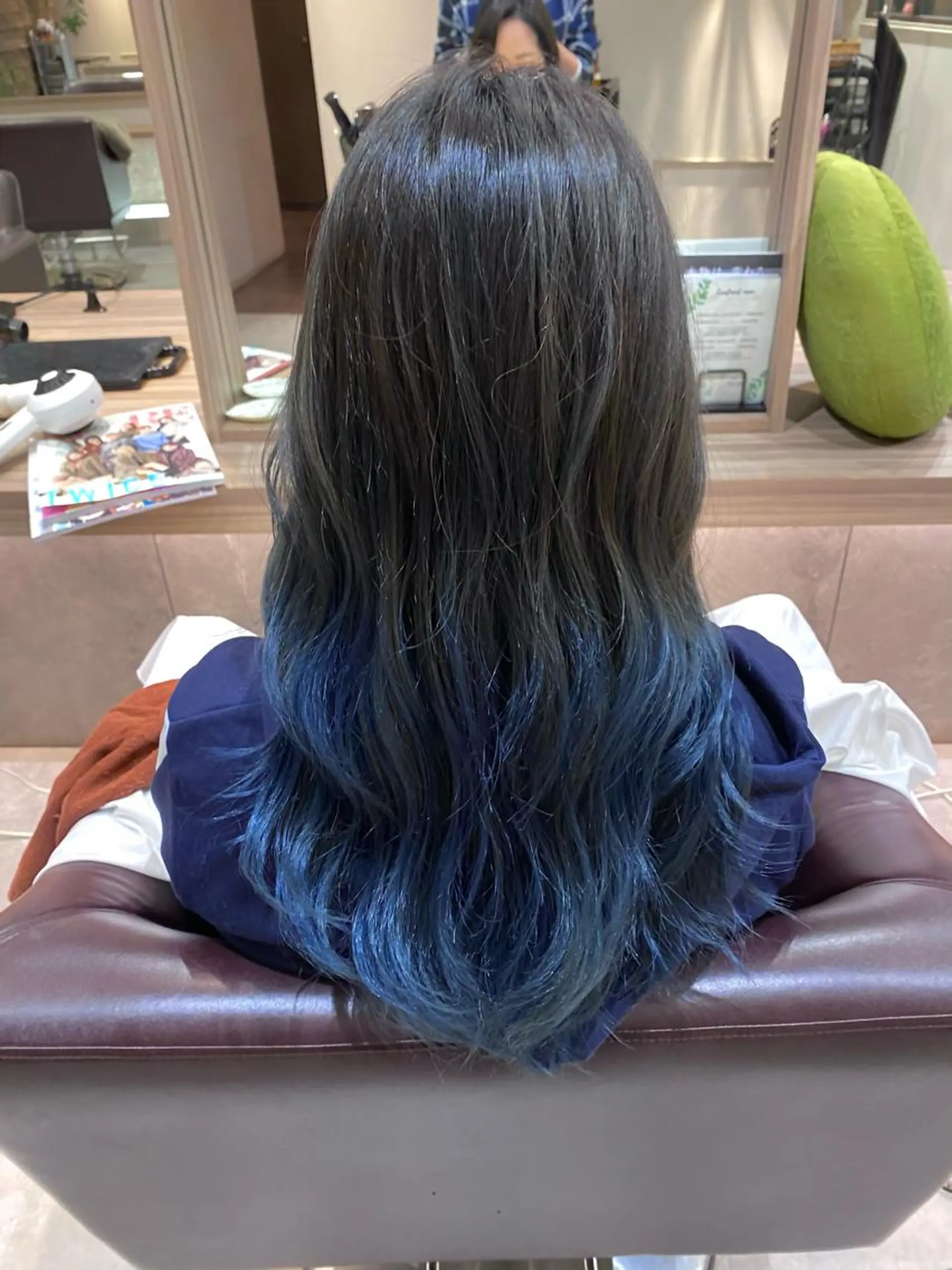 ロング カラー ブルーカラー グレージュ ネイビーカラー ヘアカラー 川越 輝梨奈のヘアスタイル