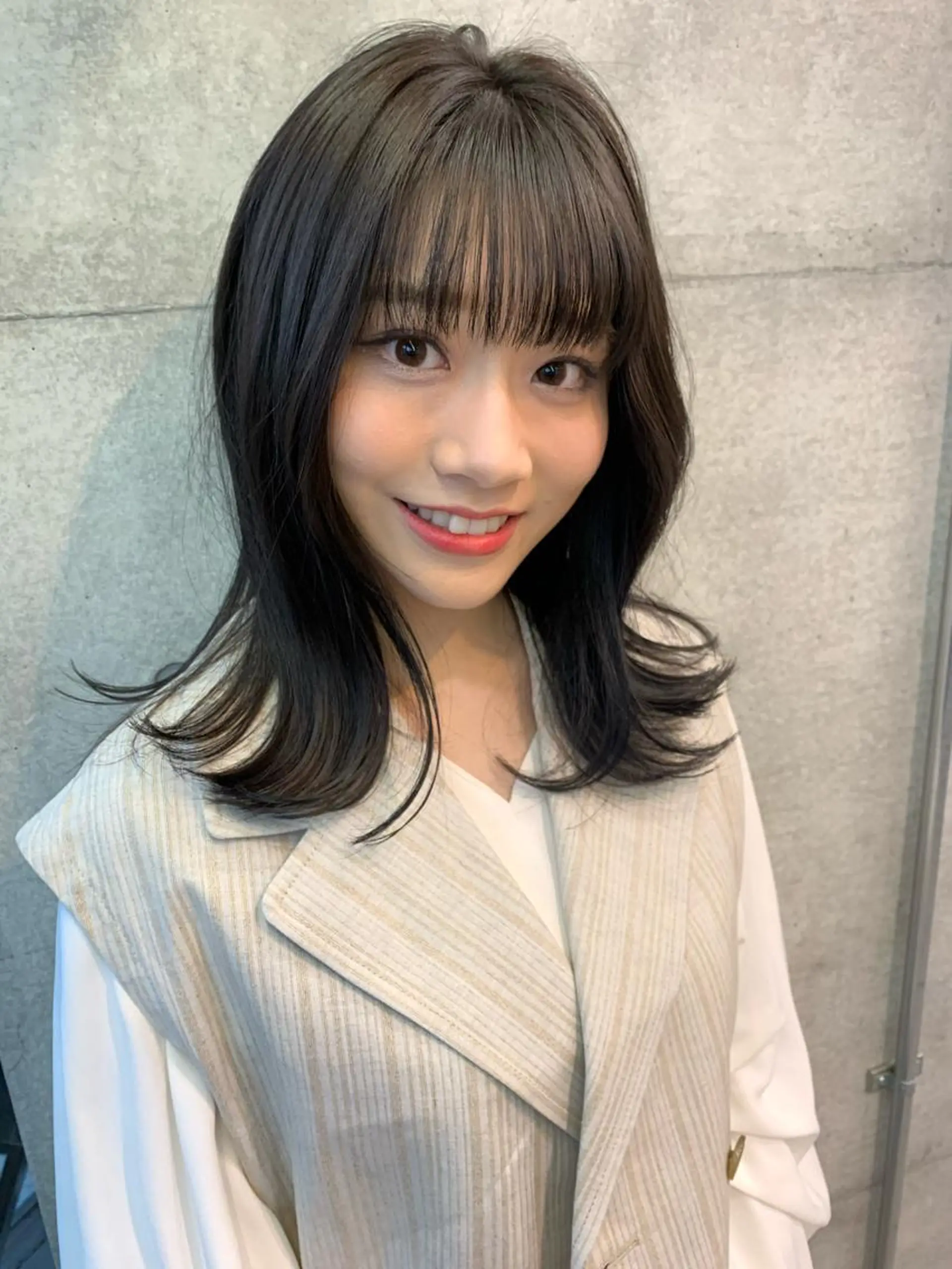 ミディアム 外ハネヘア カット ヘアカラー オシャレ髪✔️ 店長オオキアキヒロのヘアスタイル