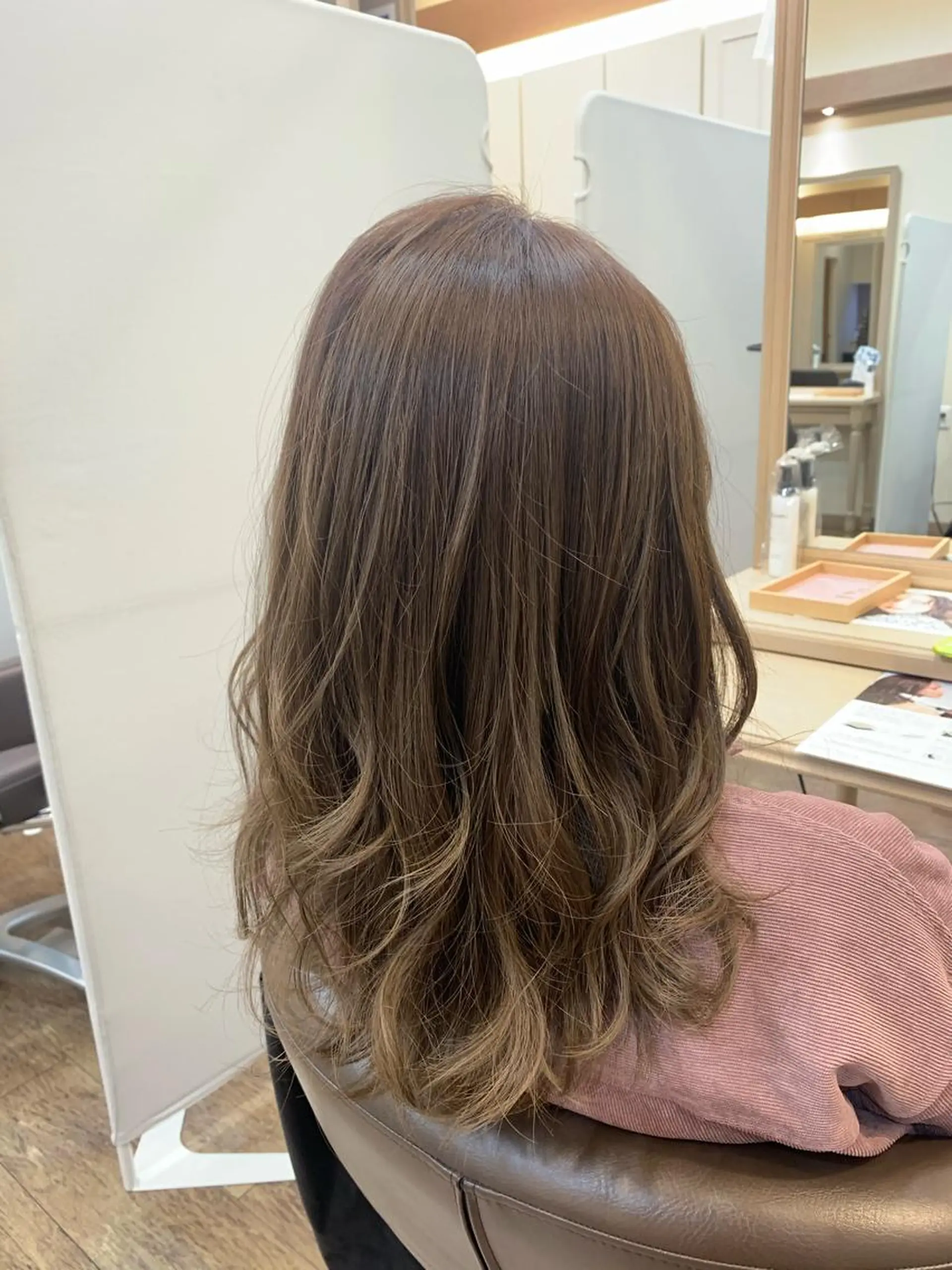 カラー アッシュ ベージュカラー ヘアカラー トリートメント 🦋艶モテカラー/ヘ アセット🦋YURIのヘアスタイル