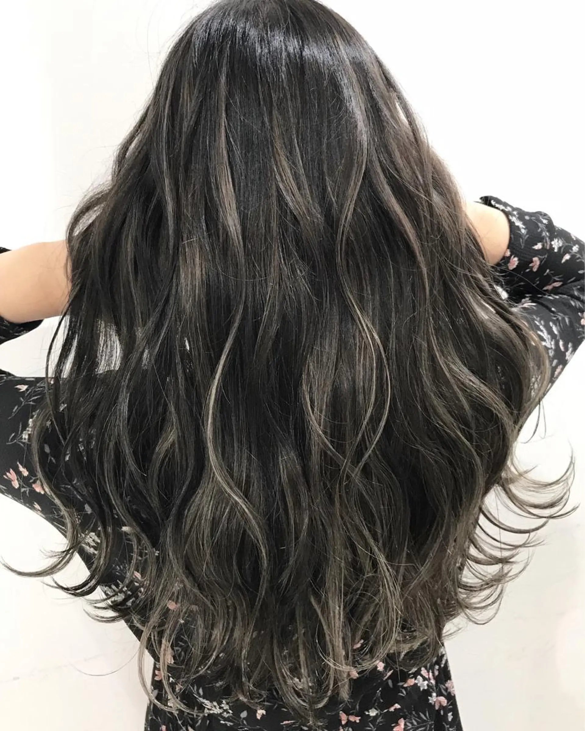 ロング カラー ヘアアレンジ 透明感カラー ハイライトカラー ハイライト 【公式】amble luxe池袋東口🩷のヘアスタイル