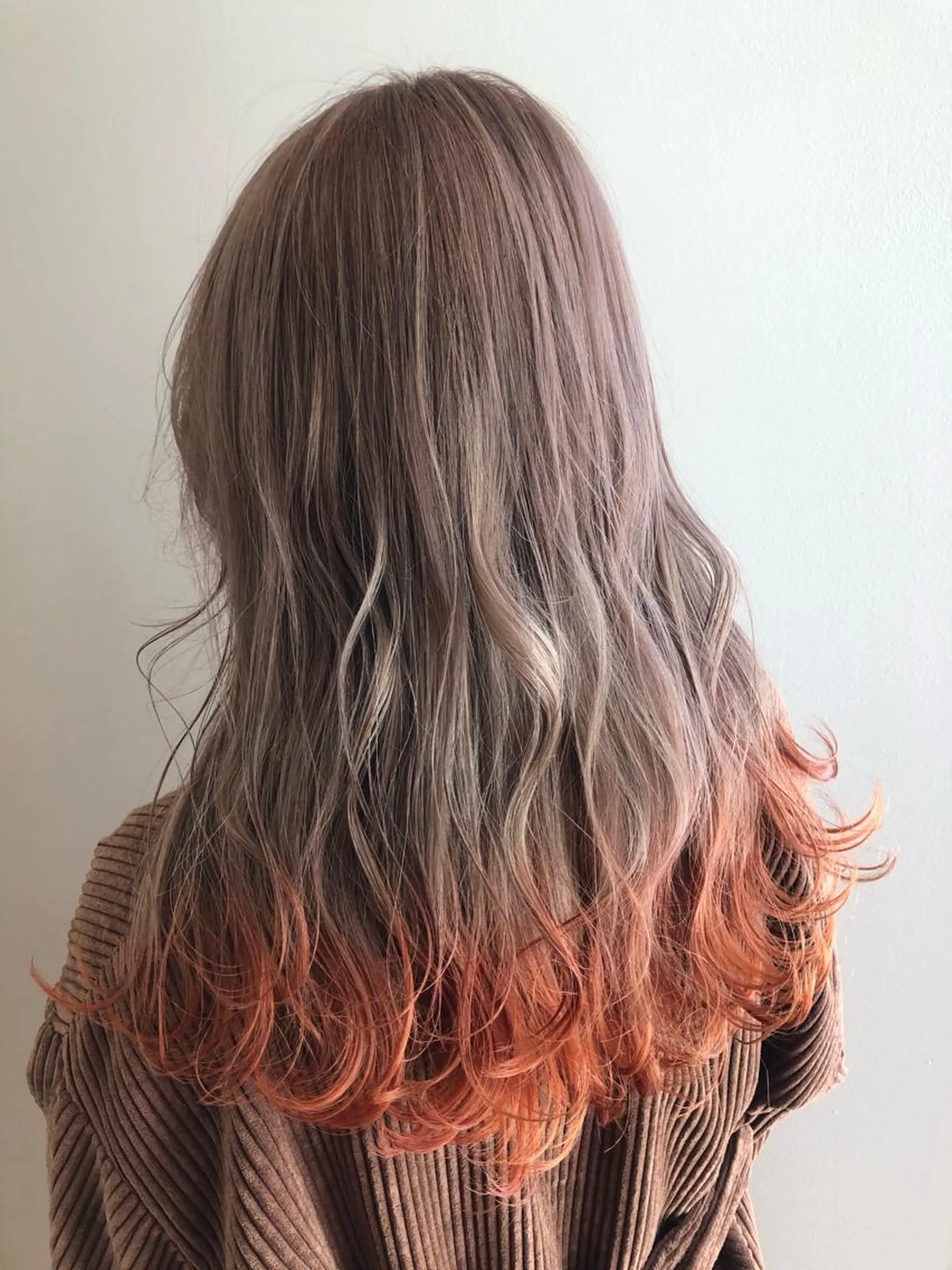 ロング カラー ベージュカラー ブリーチ オレンジ ヘアカラー トリートメント 盛れるレイヤーカット 得意🌹井上美沙のヘアスタイル