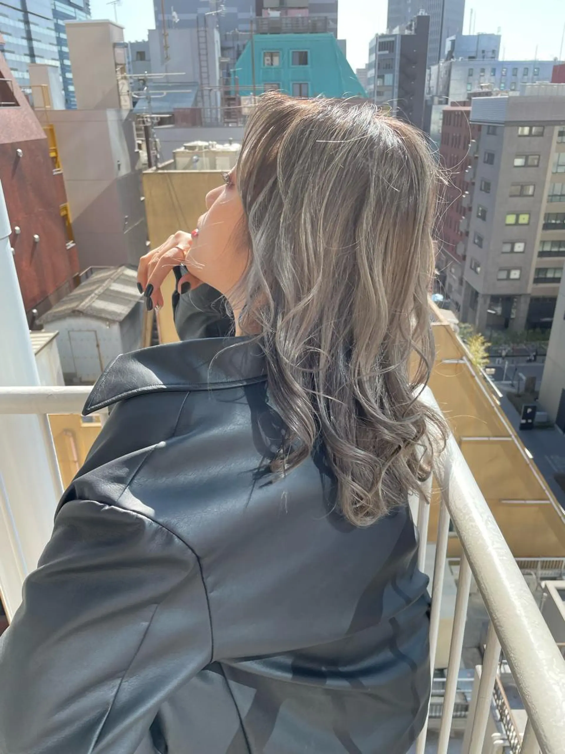 セミロング セミロングパーマ ハイライト 髪質改善 レイヤーカット 縮毛矯正 髪質改善ayame 横山諒のヘアスタイル