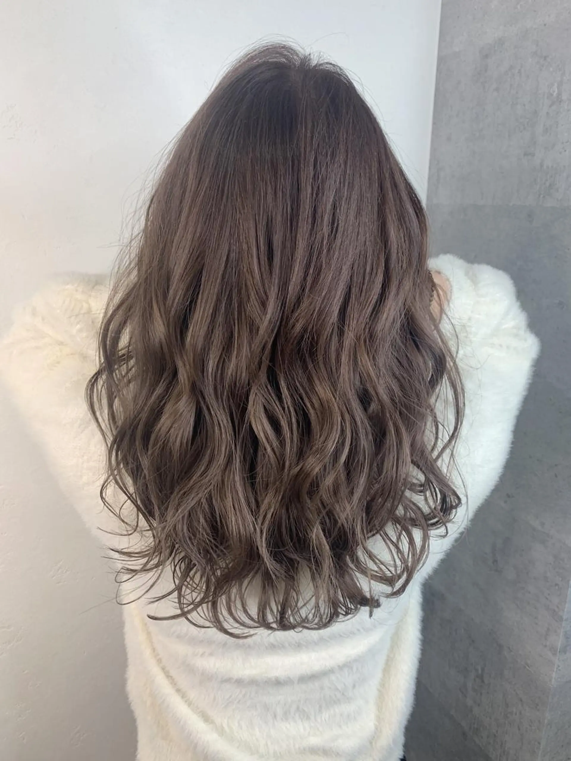 セミロング アンダーバーホワイト 堺東店のヘアスタイル