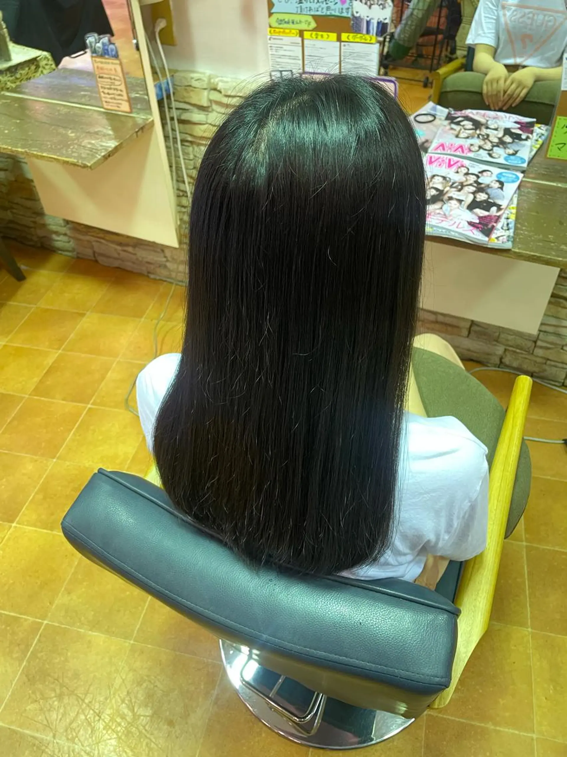 ロング カラー 山口 彩海のヘアスタイル