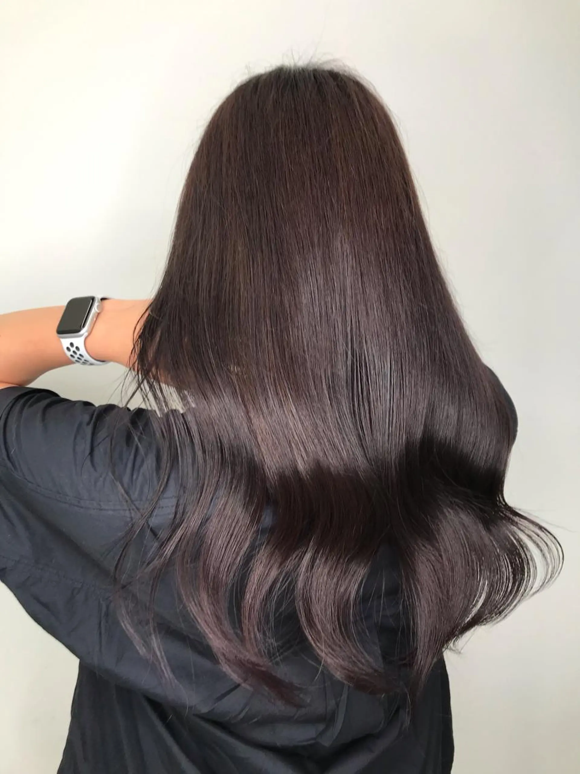 ロング カラー 岡留 愛美のヘアスタイル