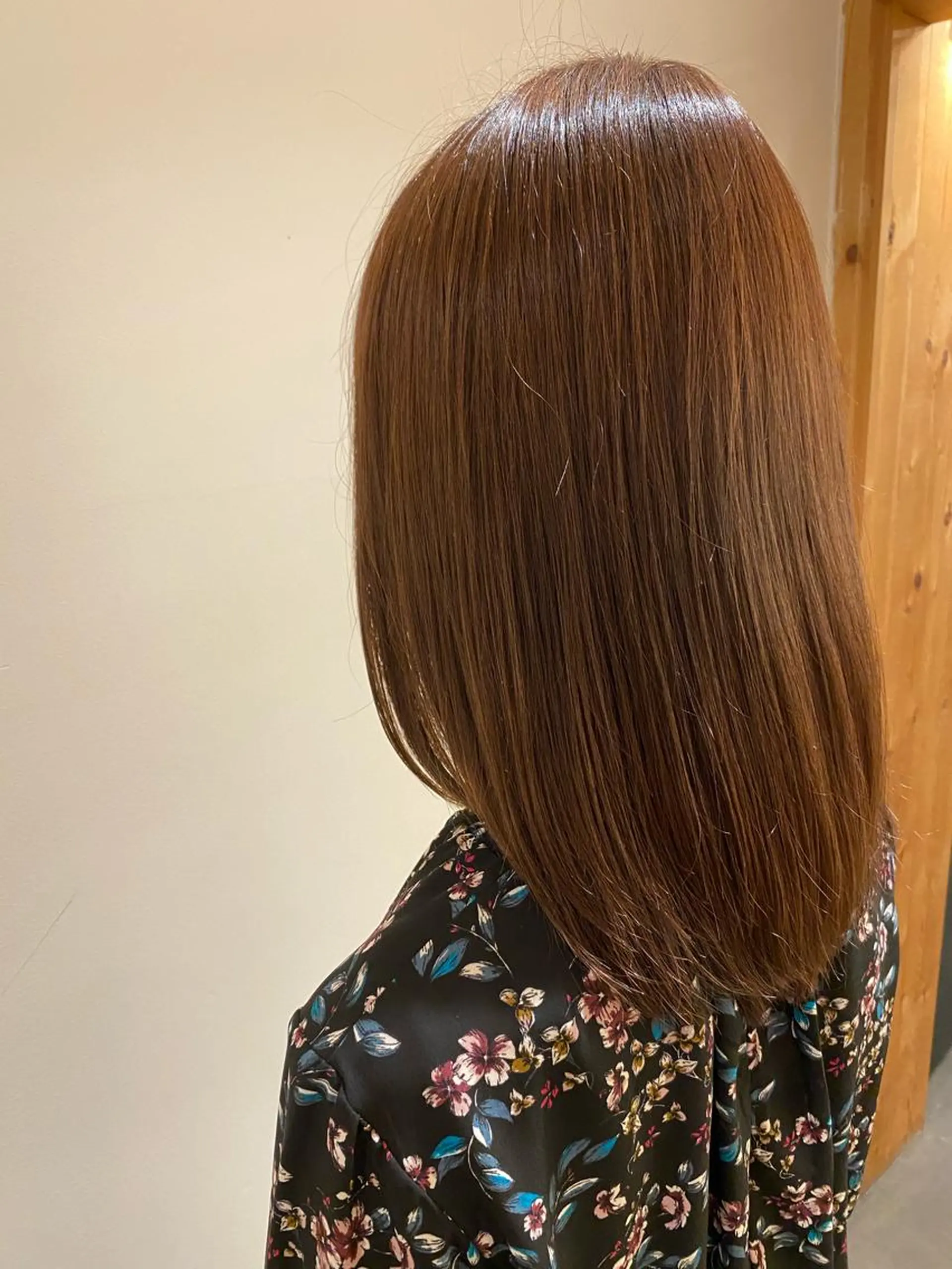 セミロング カラー 髪質改善 大内翔太のヘアスタイル