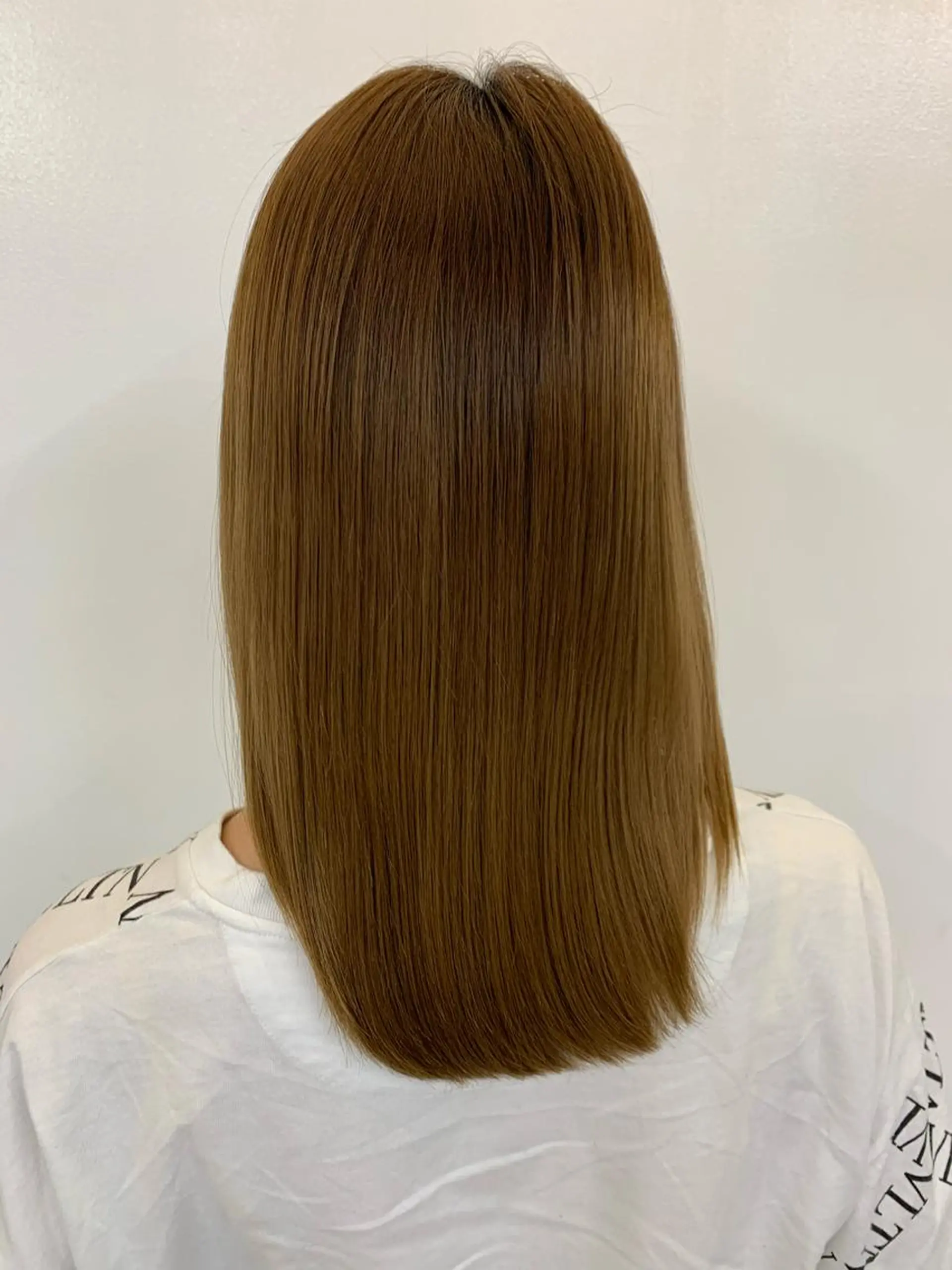 ミディアム カラー ミディアムパーマ ブリーチ トリートメント トップ スタイリストのヘアスタイル