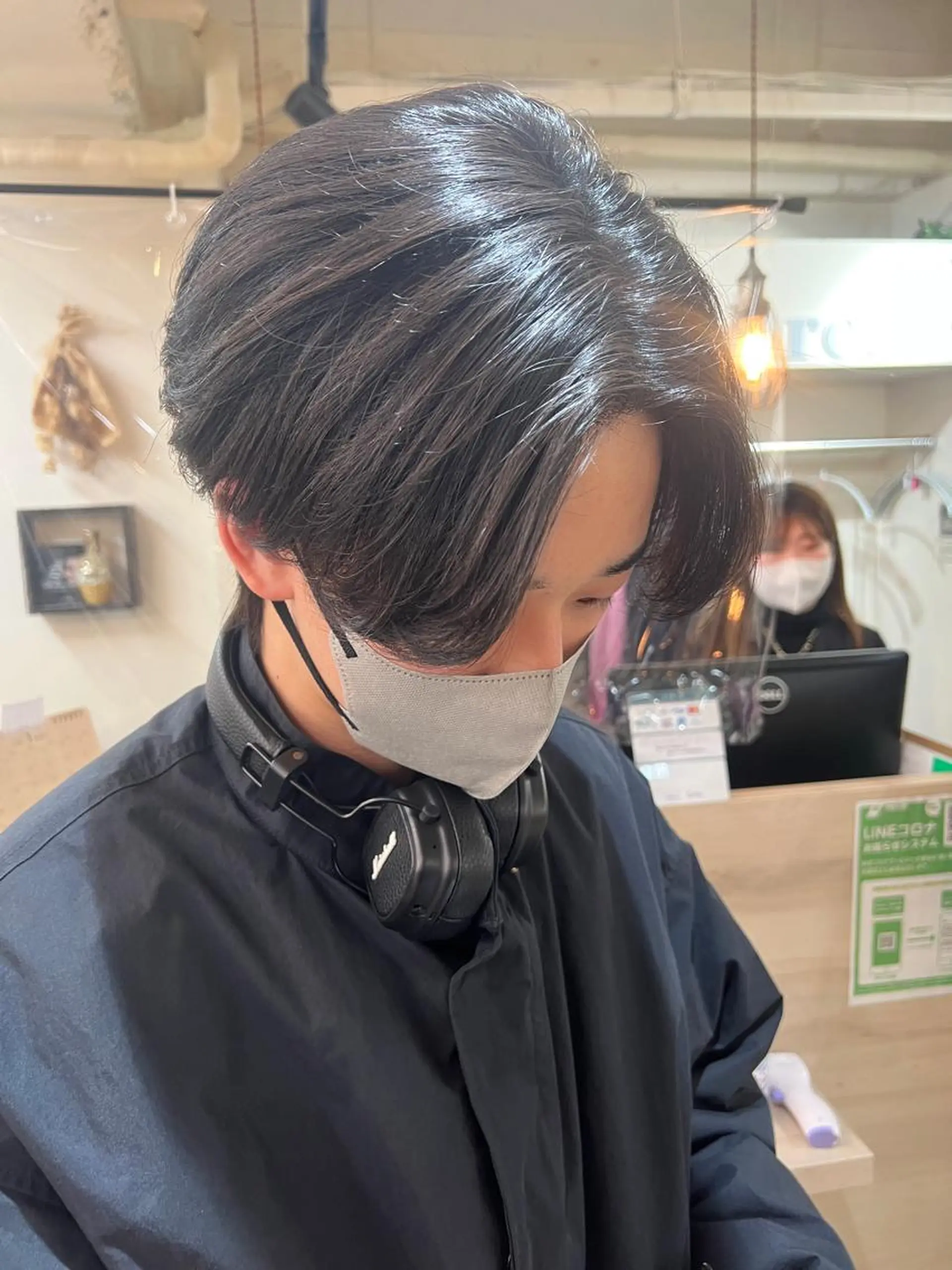 ミディアム パーマ メンズ センターパート カット パーマ メンズカットパーマ ✂️ JOYAのヘアスタイル