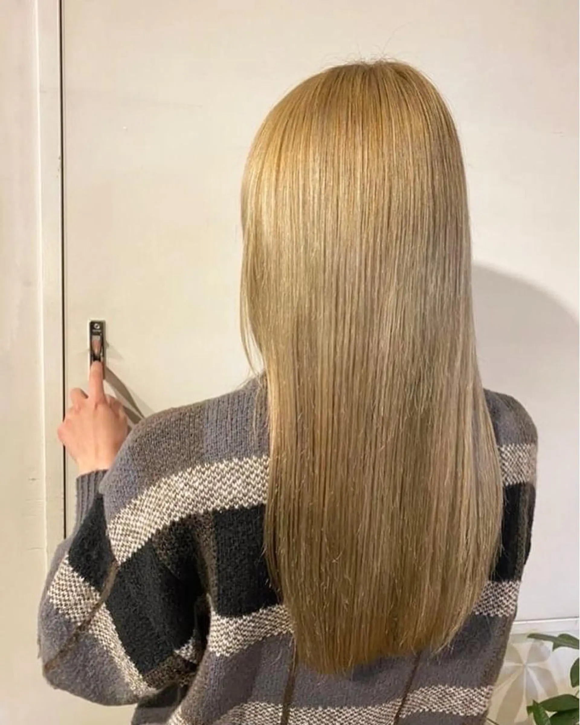 ロング カラー ブリーチ トリートメント ヘアカラー トリートメント yoshikei -mow hair-のヘアスタイル