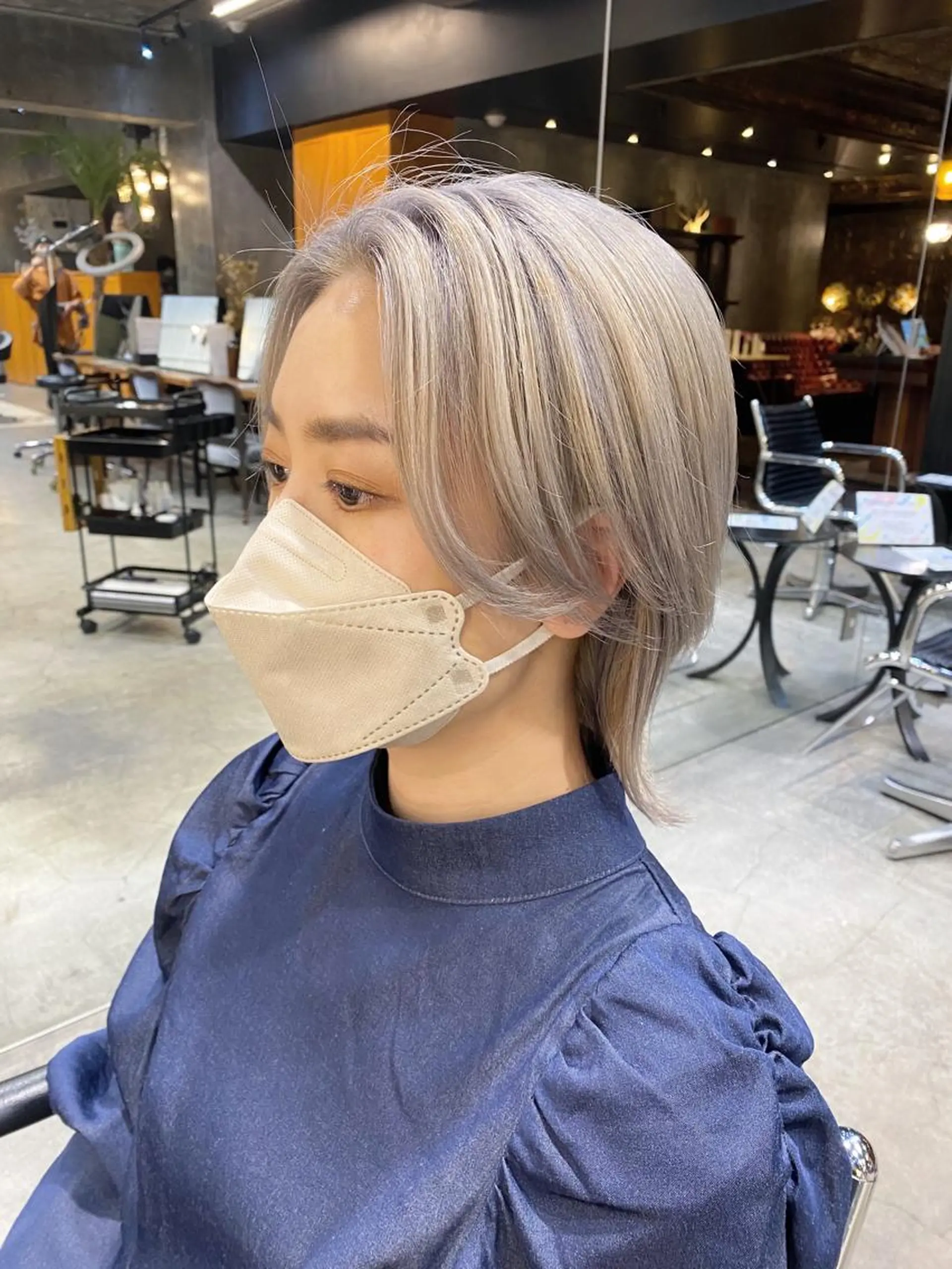 ショート カラー ベージュカラー ブリーチ ホワイトベージュ 透明感カラー🌿 グレージュ🐺陽介のヘアスタイル