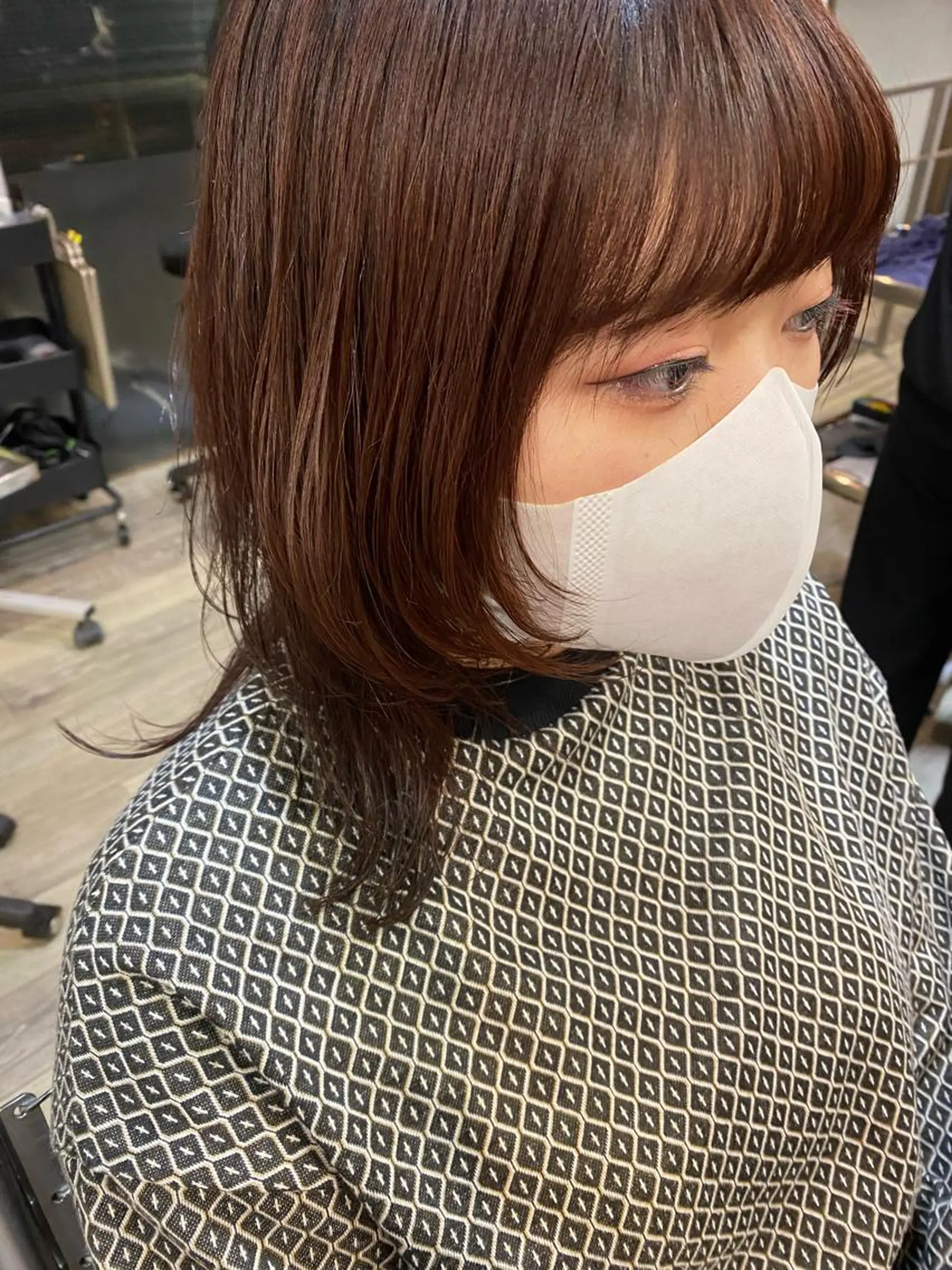 ミディアム 小林 朋花のヘアスタイル