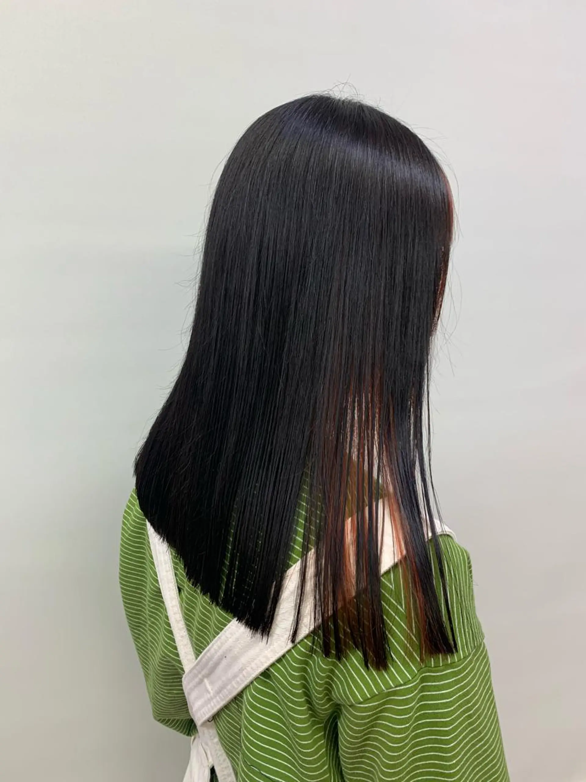 セミロング 山嵜 かなのヘアスタイル