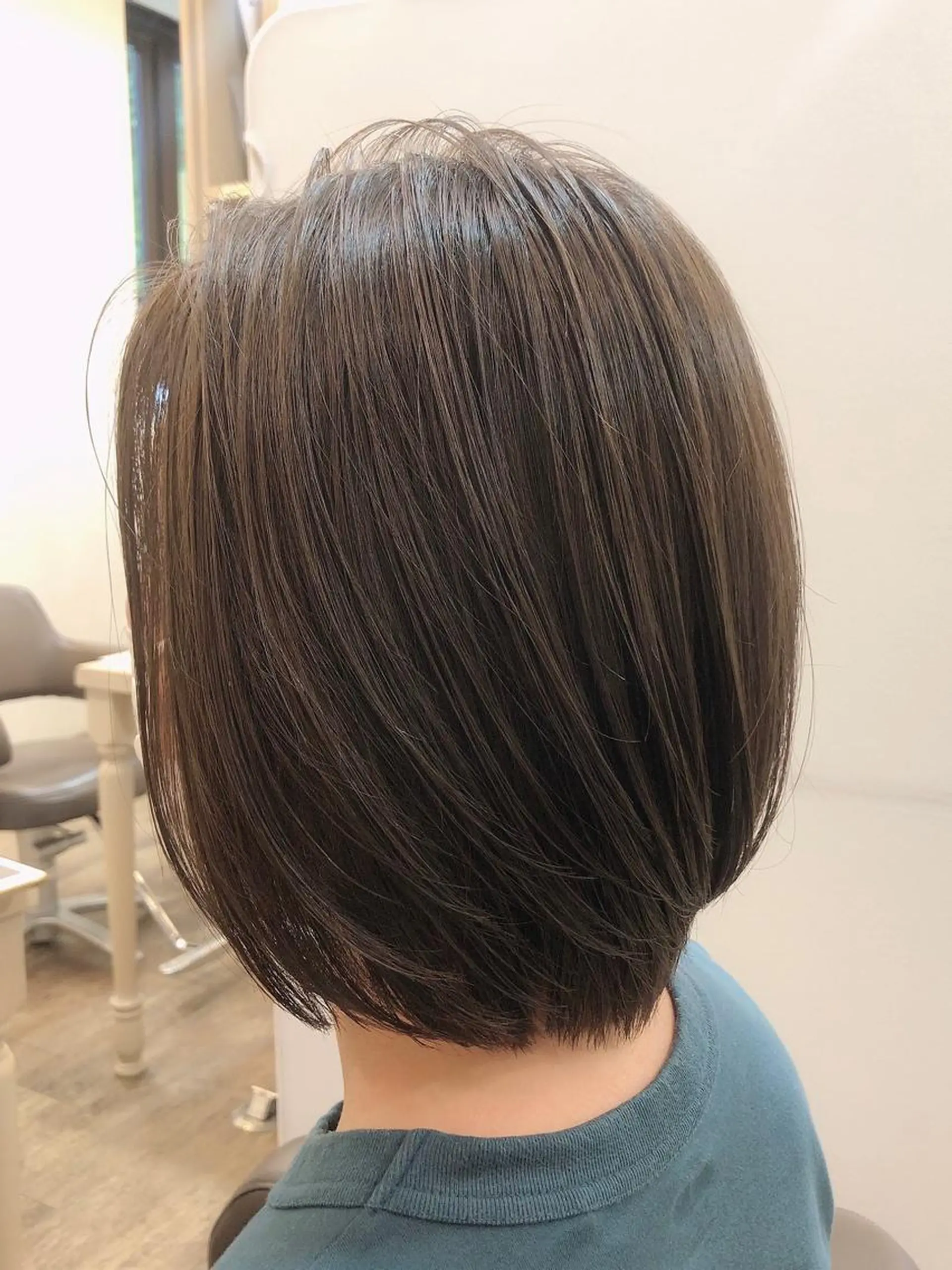 ショート カラー アッシュ イルミナカラー オリーブアッシュ ヘアカラー 尚平 40代からの 髪質改善専門のその他イメージ