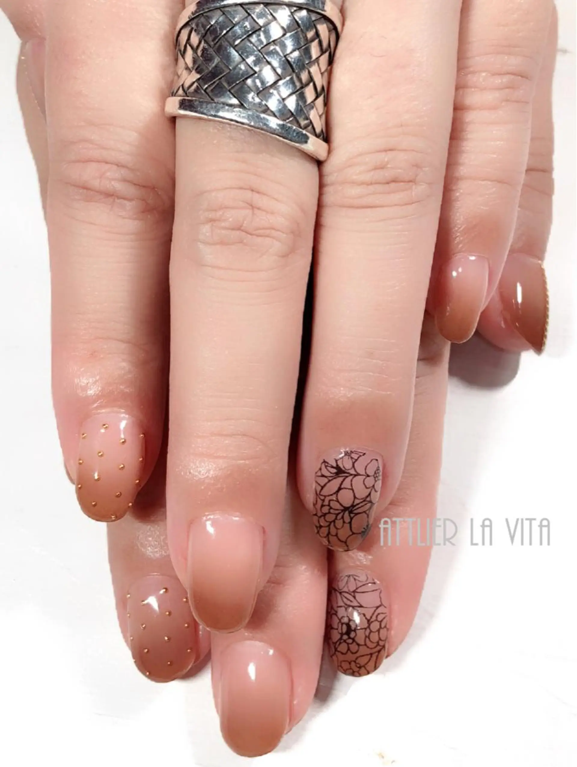 ネイル ハンドネイル lavita. mimuraのネイルデザイン