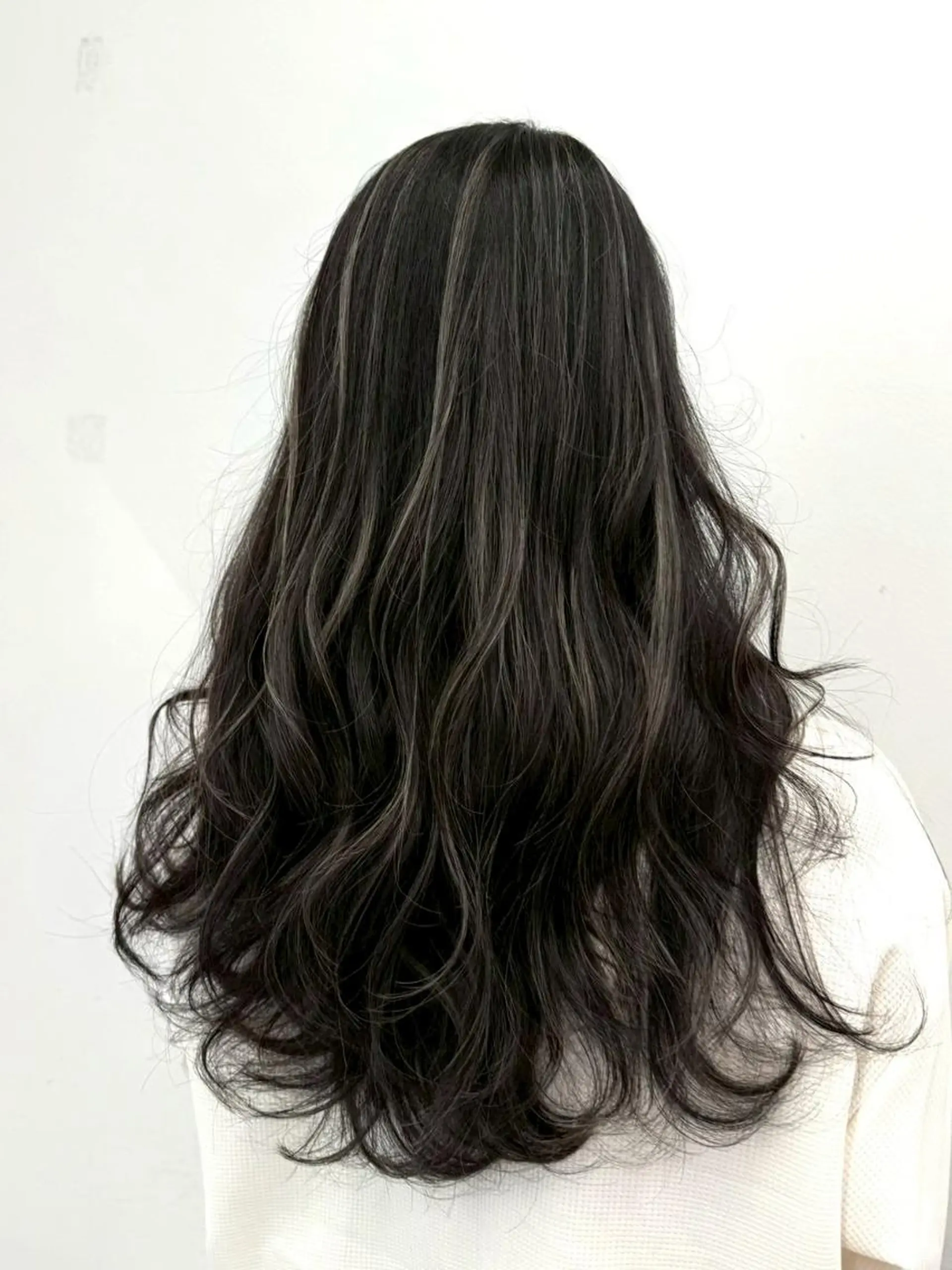 ロング カラー アディクシーカラー アッシュ ブルーカラー ダークアッシュ グレージュ 【公式】amble luxe池袋東口🩷のヘアスタイル