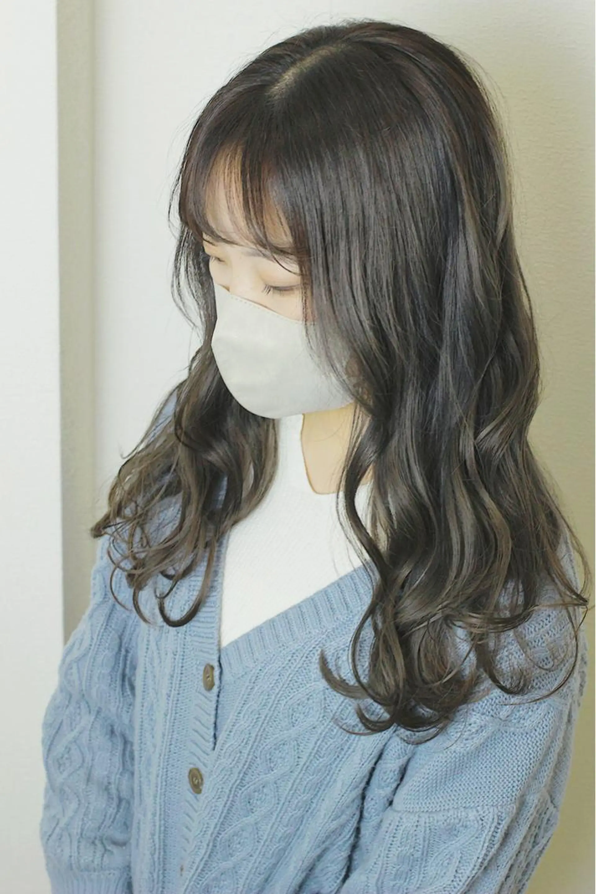 ロング カラー アッシュ ブリーチ グレージュ ヘアカラー 土居 正季のヘアスタイル