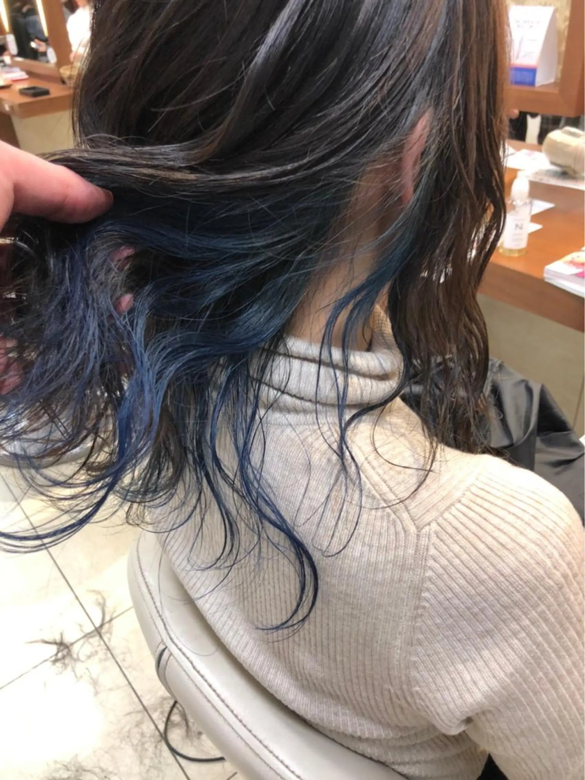 セミロング カラー ブリーチ ブルーカラー インナーカラー ヘアカラー 🌈haru🌻 藤沢ハイトーン🌈のヘアスタイル