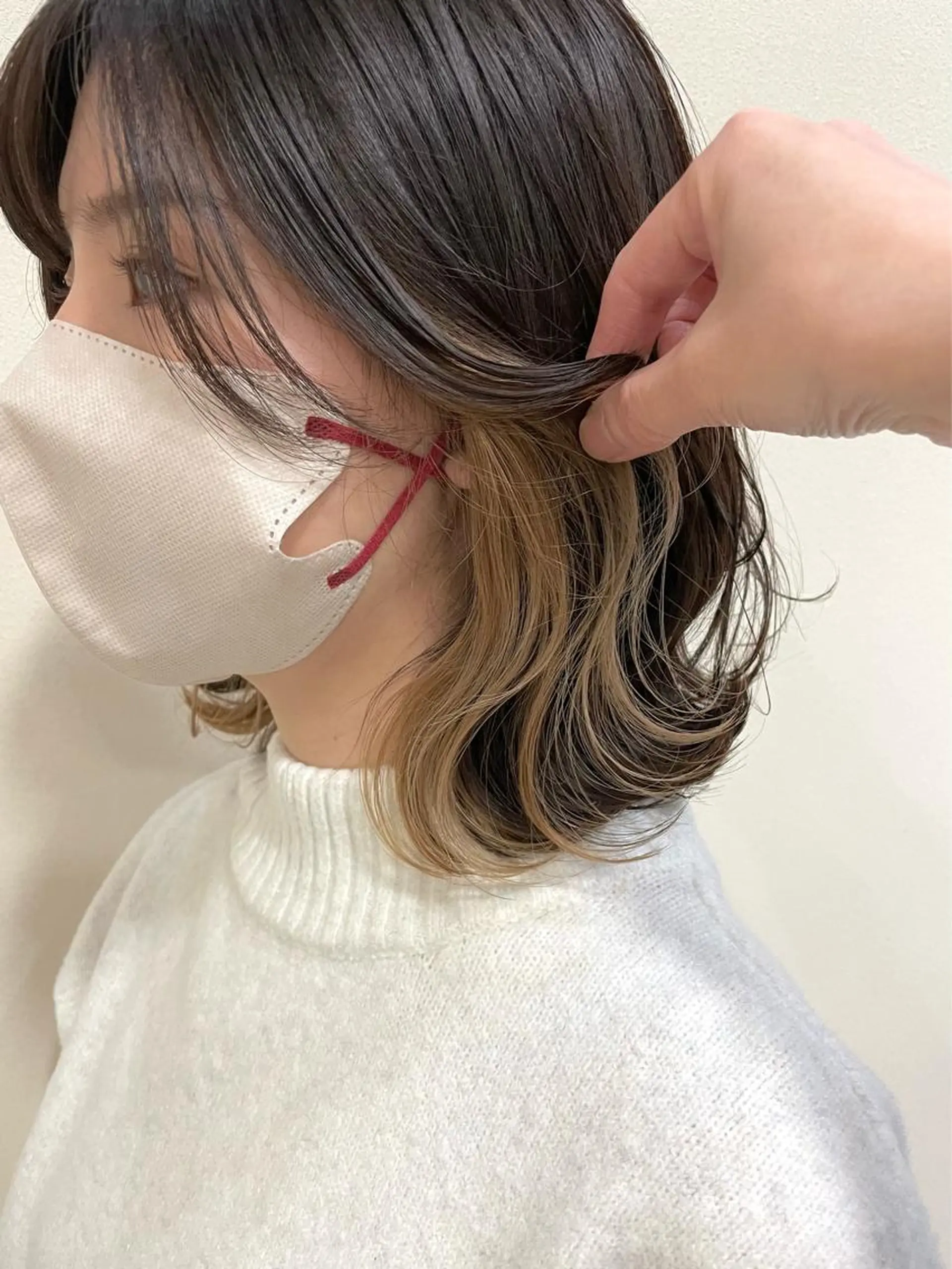 ミディアム カラー ベージュカラー イヤリングカラー ヘアカラー 沢田 瞳のヘアスタイル