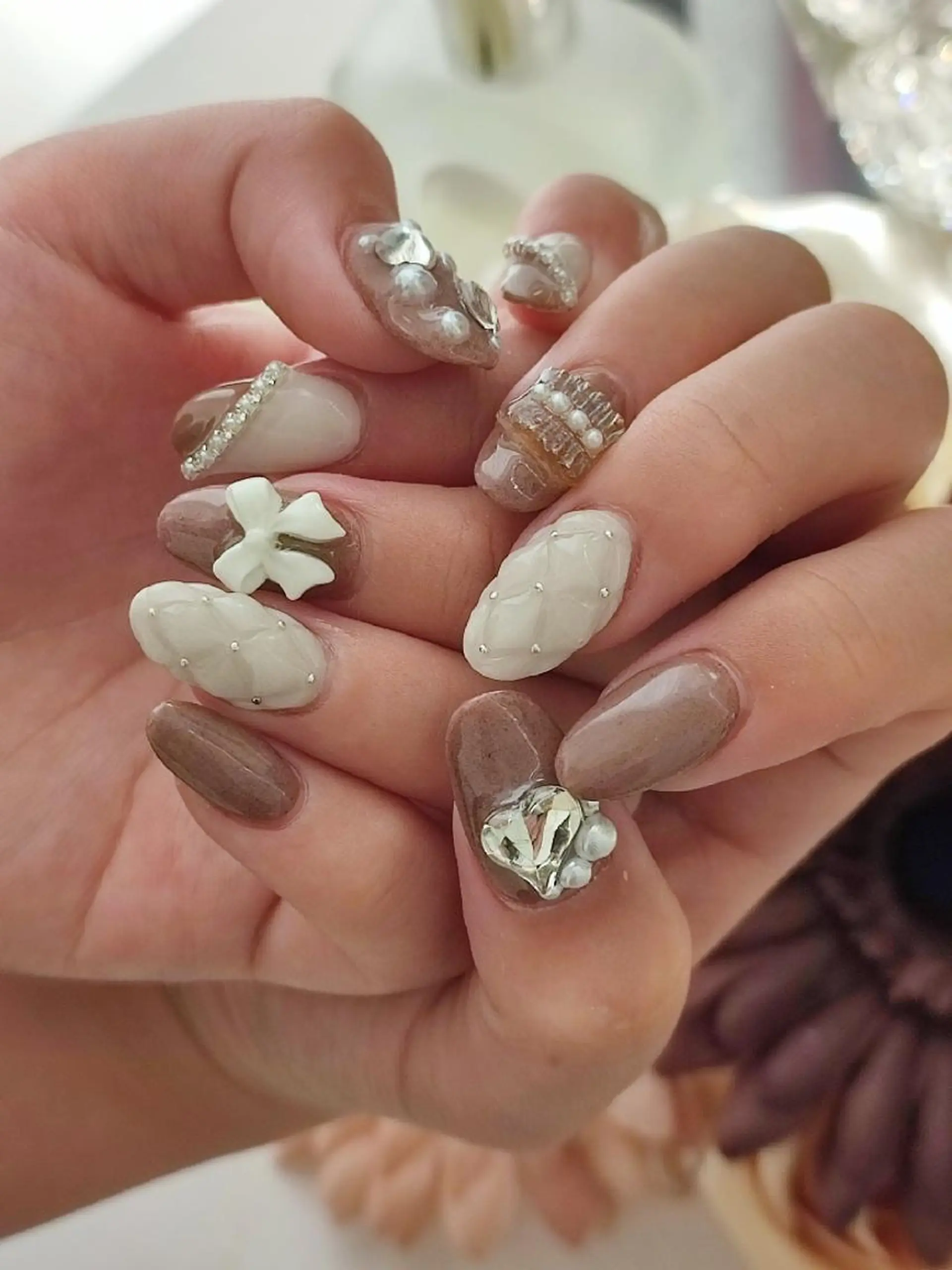 ネイル ハンドネイル RUNWAY 　　の眉毛・アイブロウイメージ