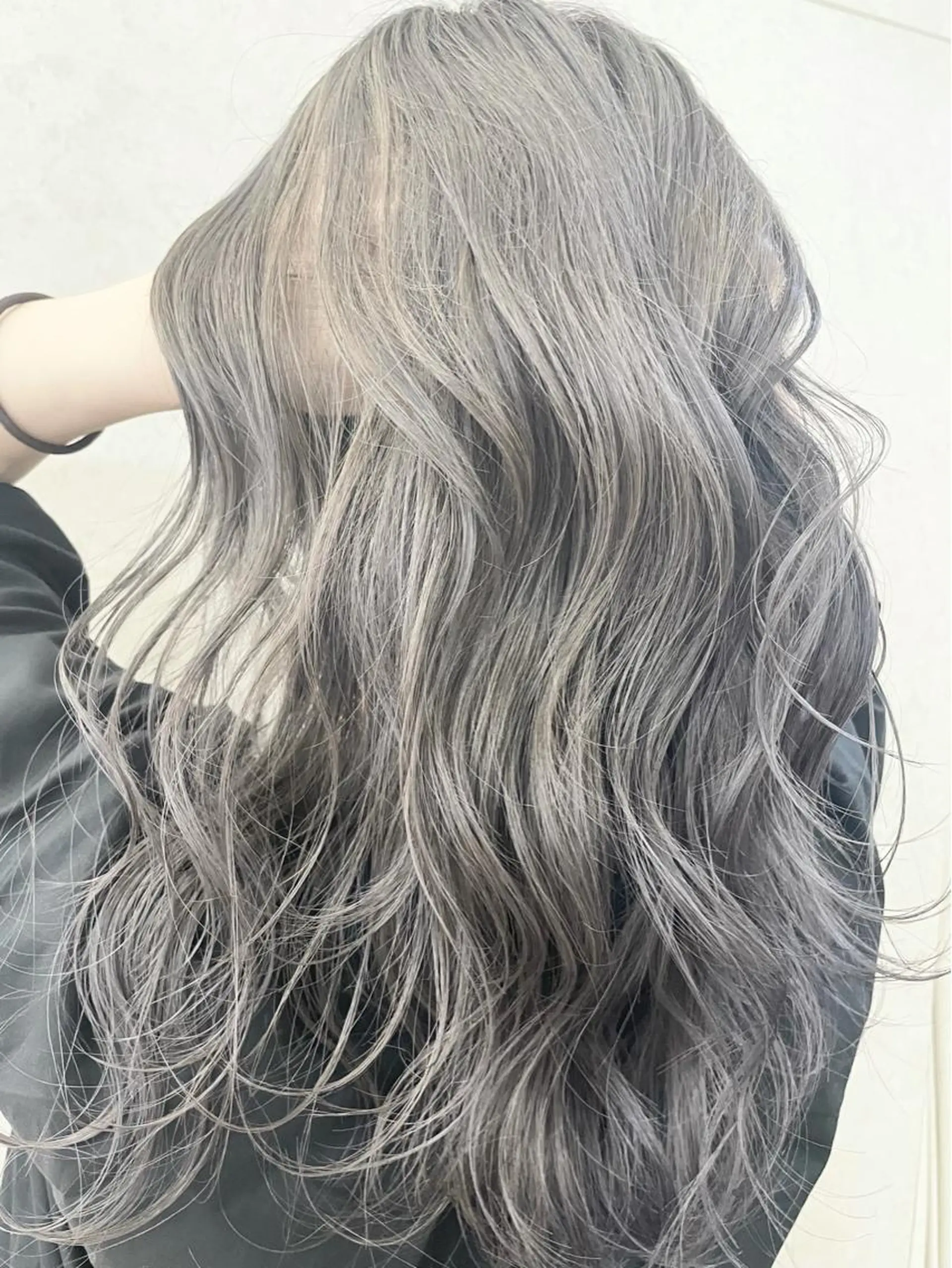 ロング カラー パーマ ヘアアレンジ メンズ シールエクステ メンズバレイヤージュ メンズブリーチ メンズハイライト メンズインナーカラー 🦋高瀬寛菜🦋 韓国/ブリーチのヘアスタイル