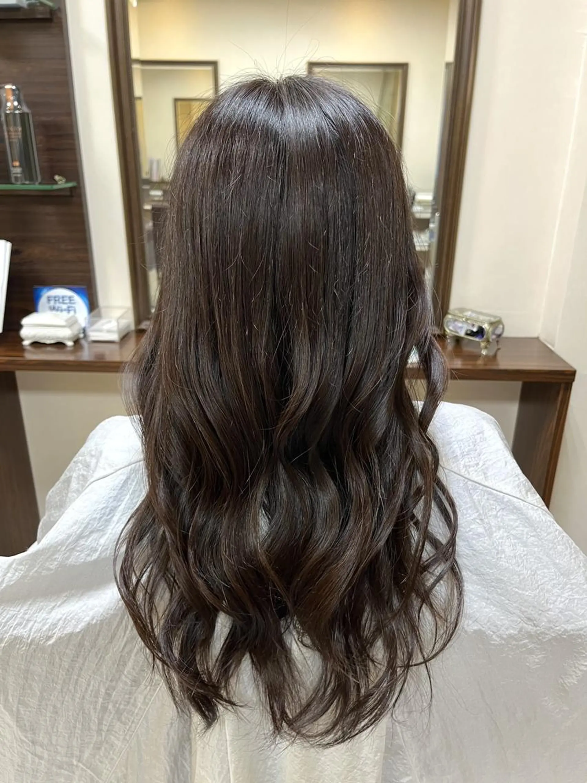 ロング アッシュ アッシュグレー アッシュグレージュ レイヤーカット カット ヘアカラー トリートメント 澤崎 希望のヘアスタイル