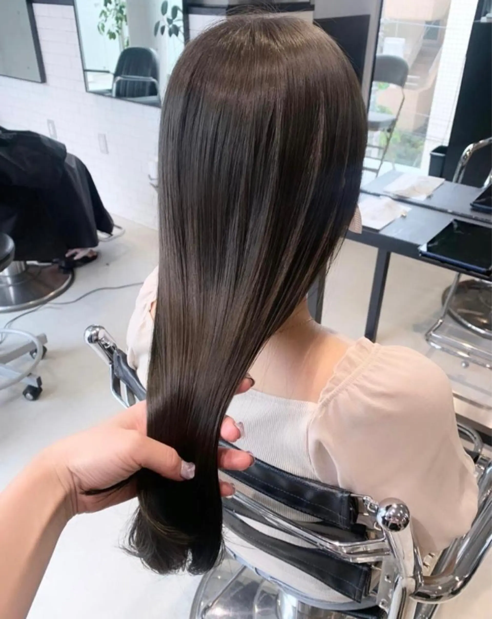 ミディアム カラー パーマ カット トリートメント 透明感/オリーブ/ グレージュ/YUKAのヘアスタイル