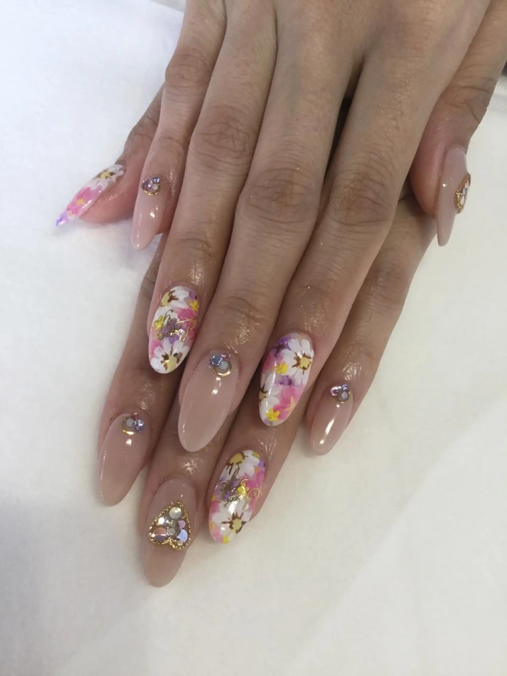 ネイル 💎🐰 saki. m 🐰💎のネイルデザイン