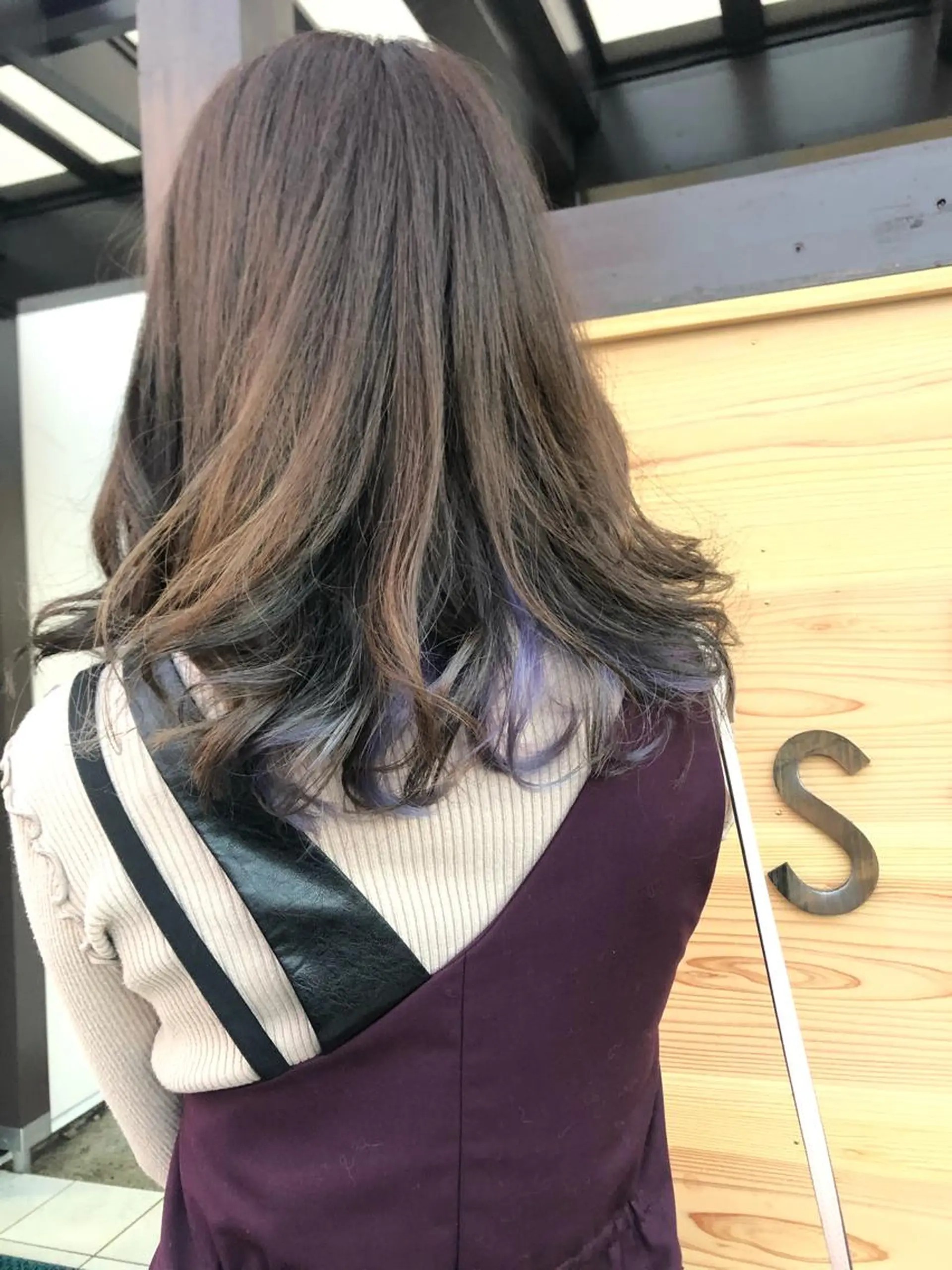 ロング 岩尾 志保のヘアスタイル
