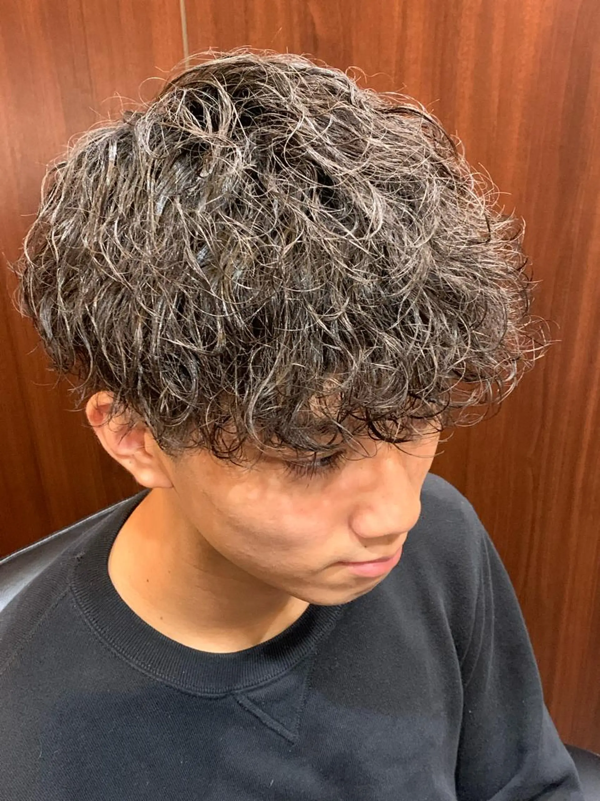 ショート パーマ メンズ 羽木 隆徒のヘアスタイル