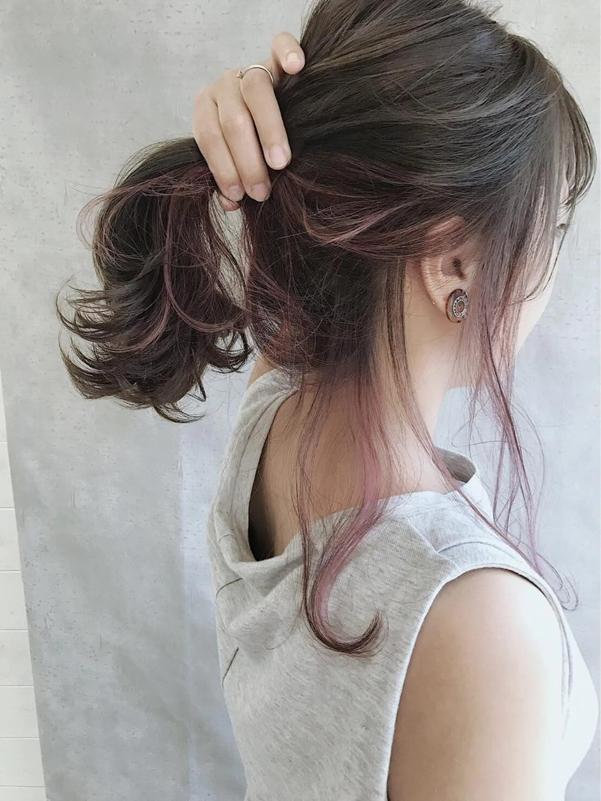 ミディアム カラー インナーカラー ピンクカラー _WHITE 難波本店のヘアスタイル