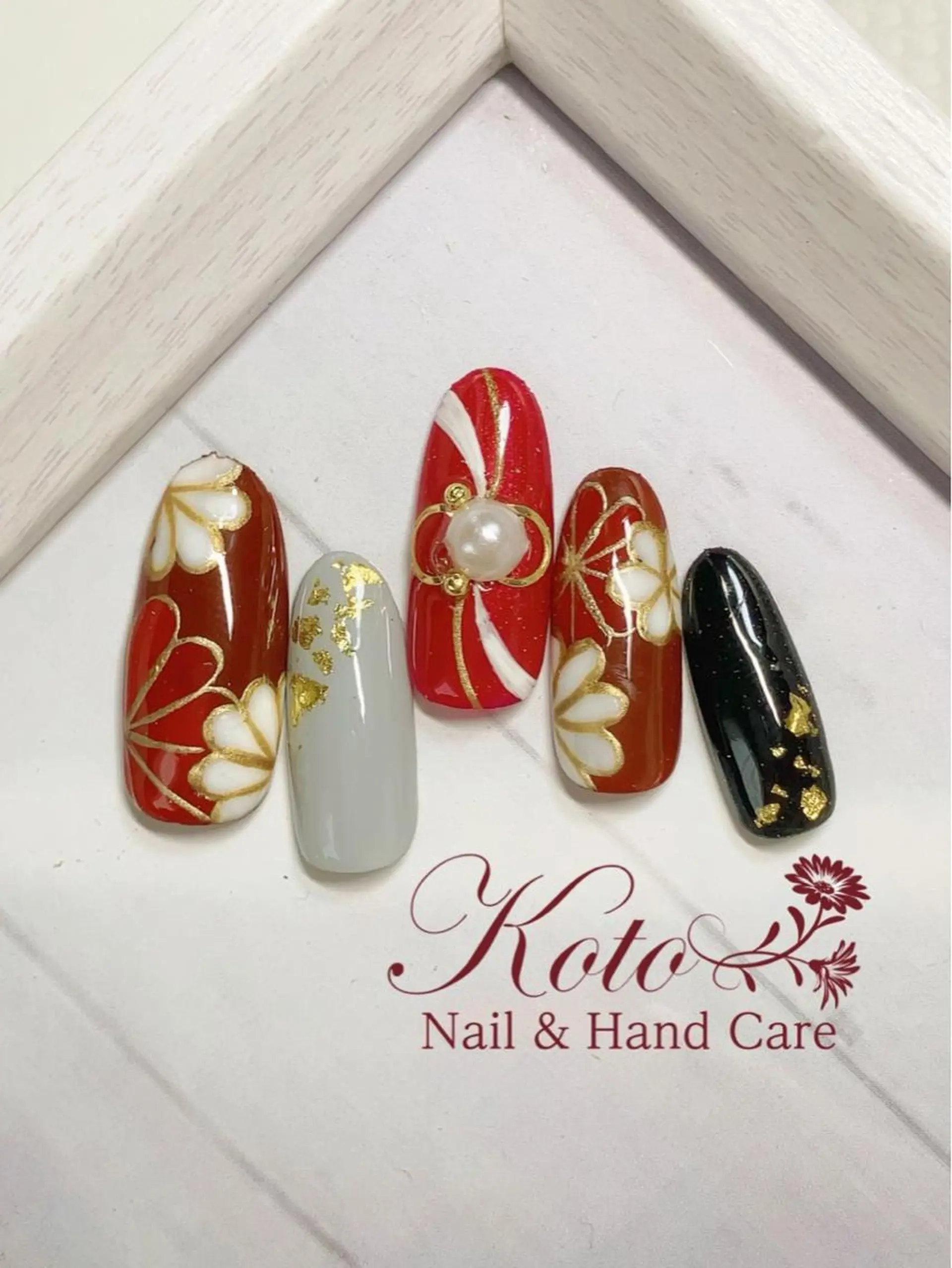 ネイル 長さ出し フットネイル フレンチネイル ジェルネイル ラメ(グリッター) Risa ネイルサロンKOTOのネイルデザイン