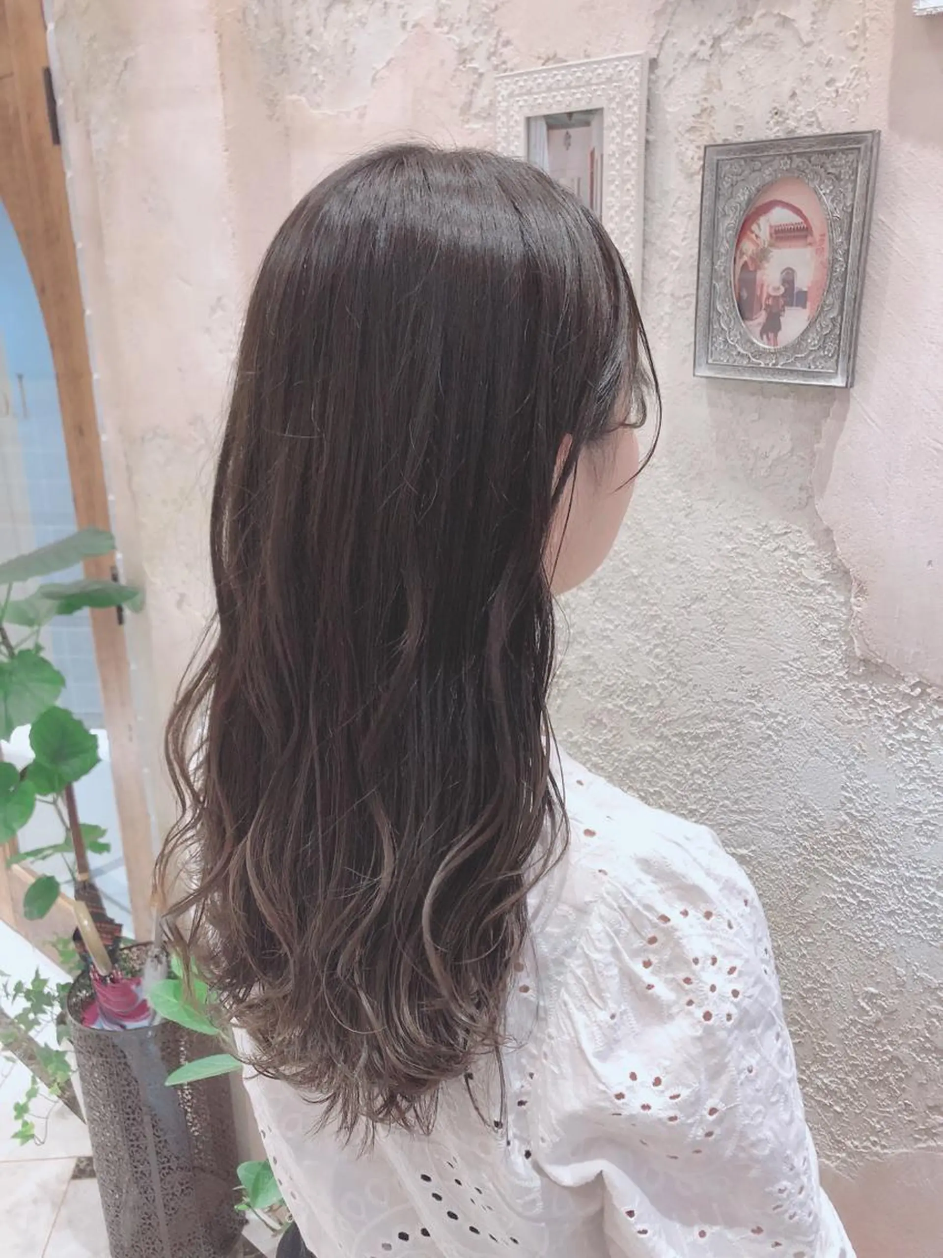 セミロング アッシュ アッシュブラック カット ヘアカラー トリートメント 代表山口ひな 髪質改善のプロのヘアスタイル