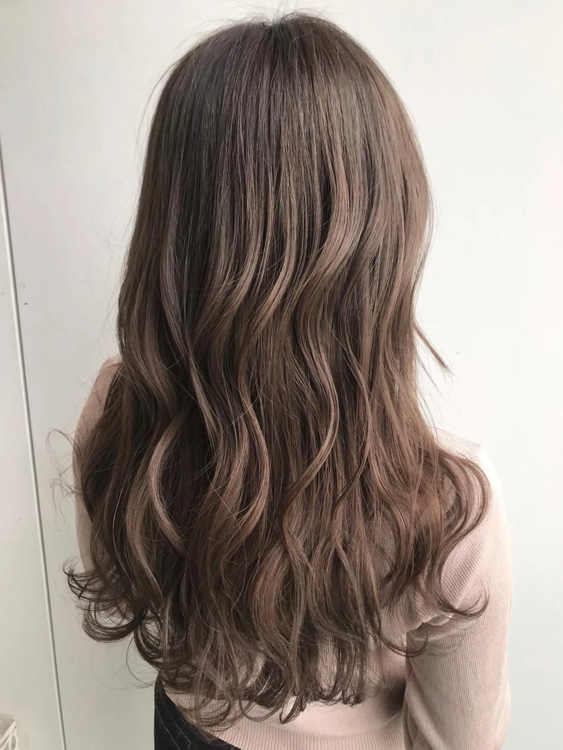 セミロング カラー アッシュ ベージュカラー ダブルカラー 中塚 義人のヘアスタイル