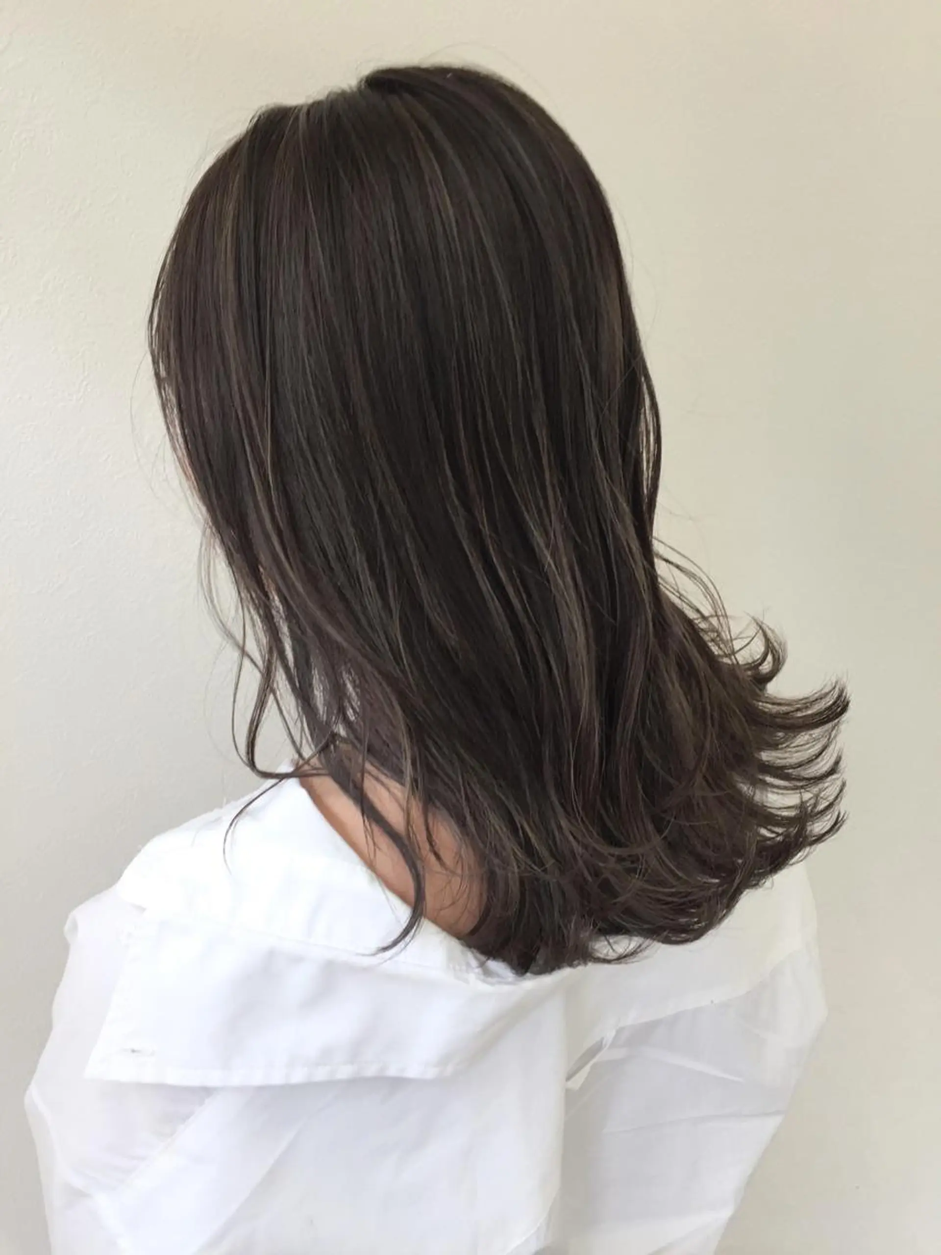 セミロング ハイライト Noe心斎橋 堀田 朋宏のヘアスタイル