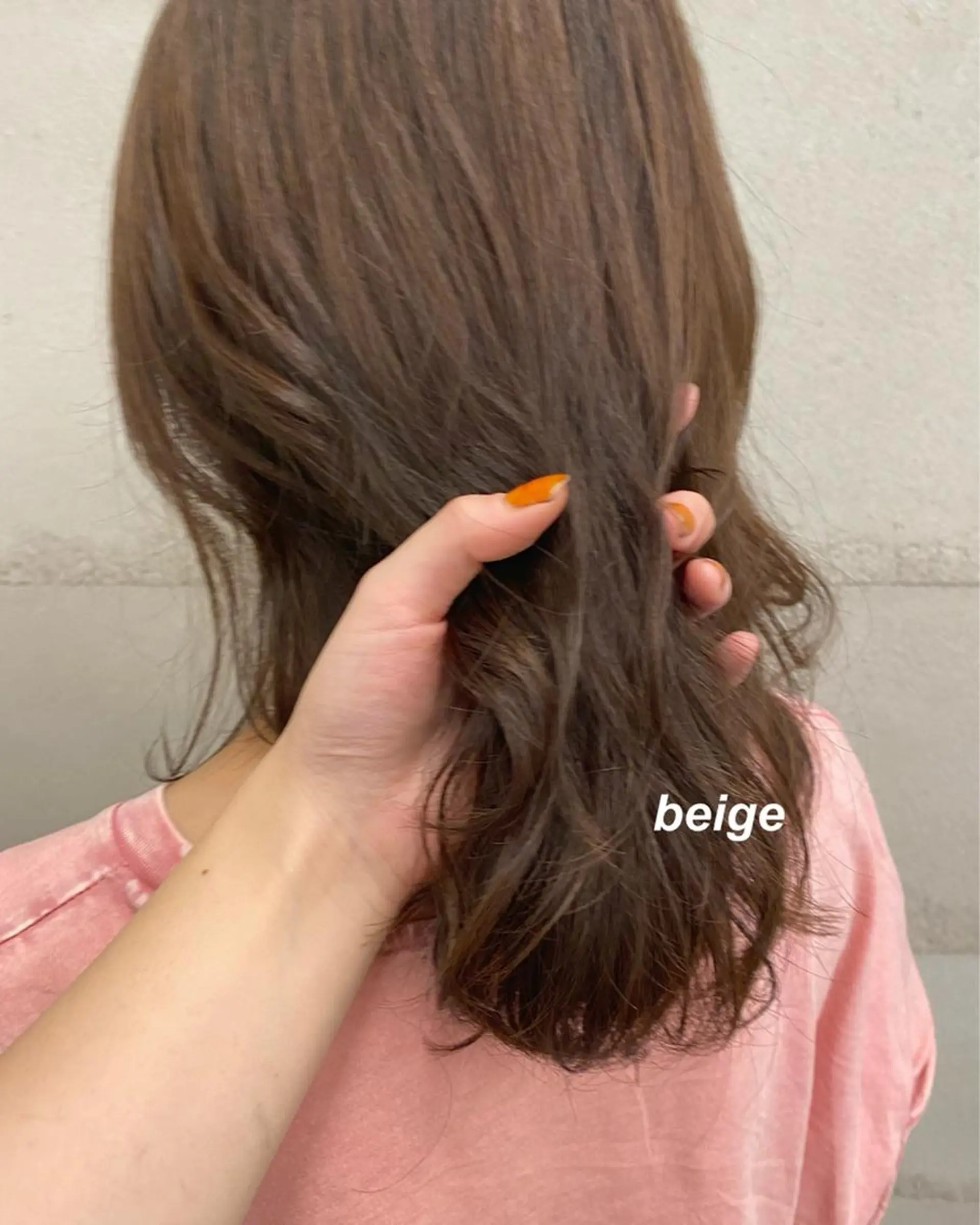 セミロング カット ナガイ アヤのヘアスタイル