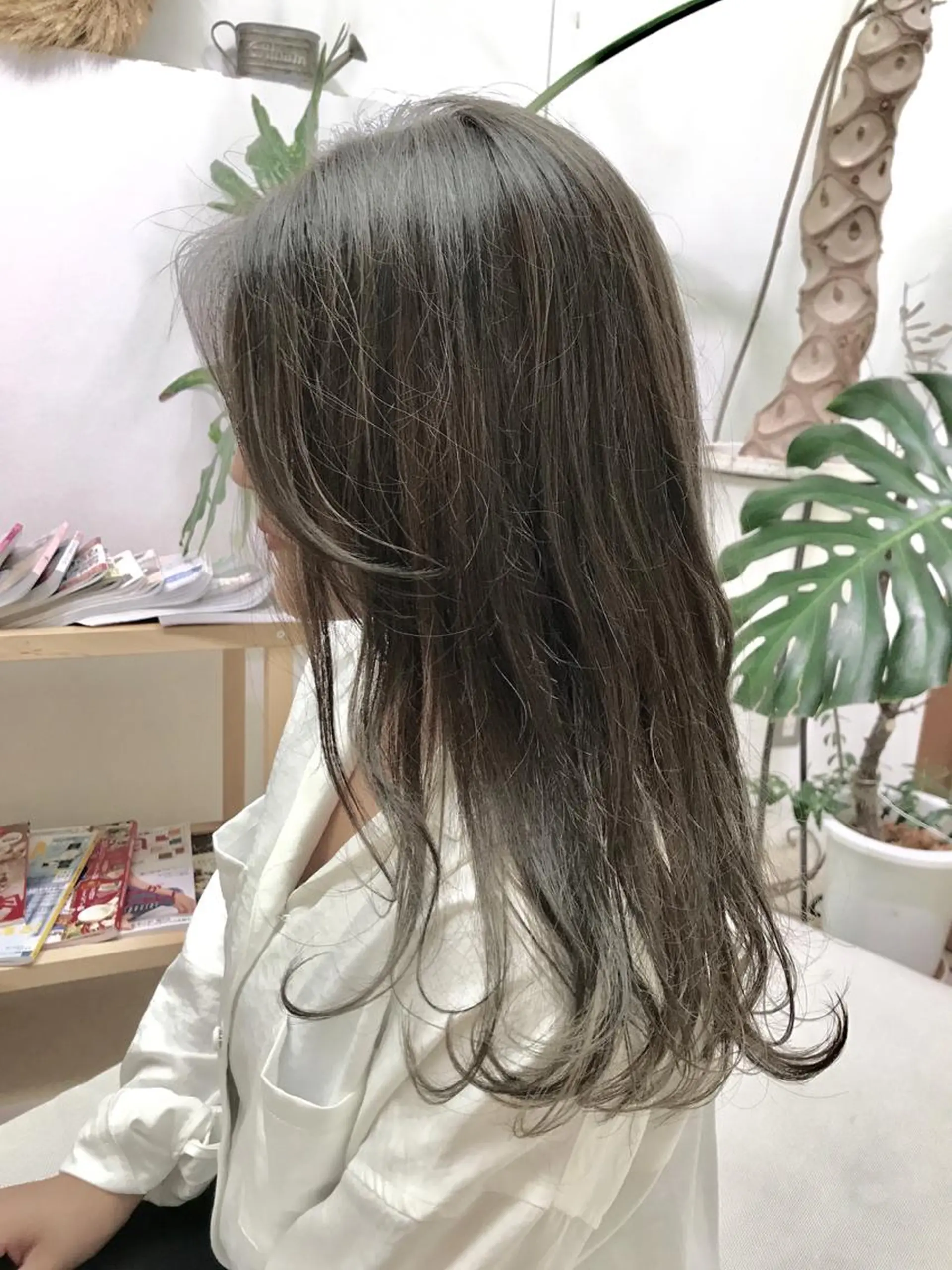 セミロング カラー カット ヘアカラー トリートメント 平田 健一のヘアスタイル