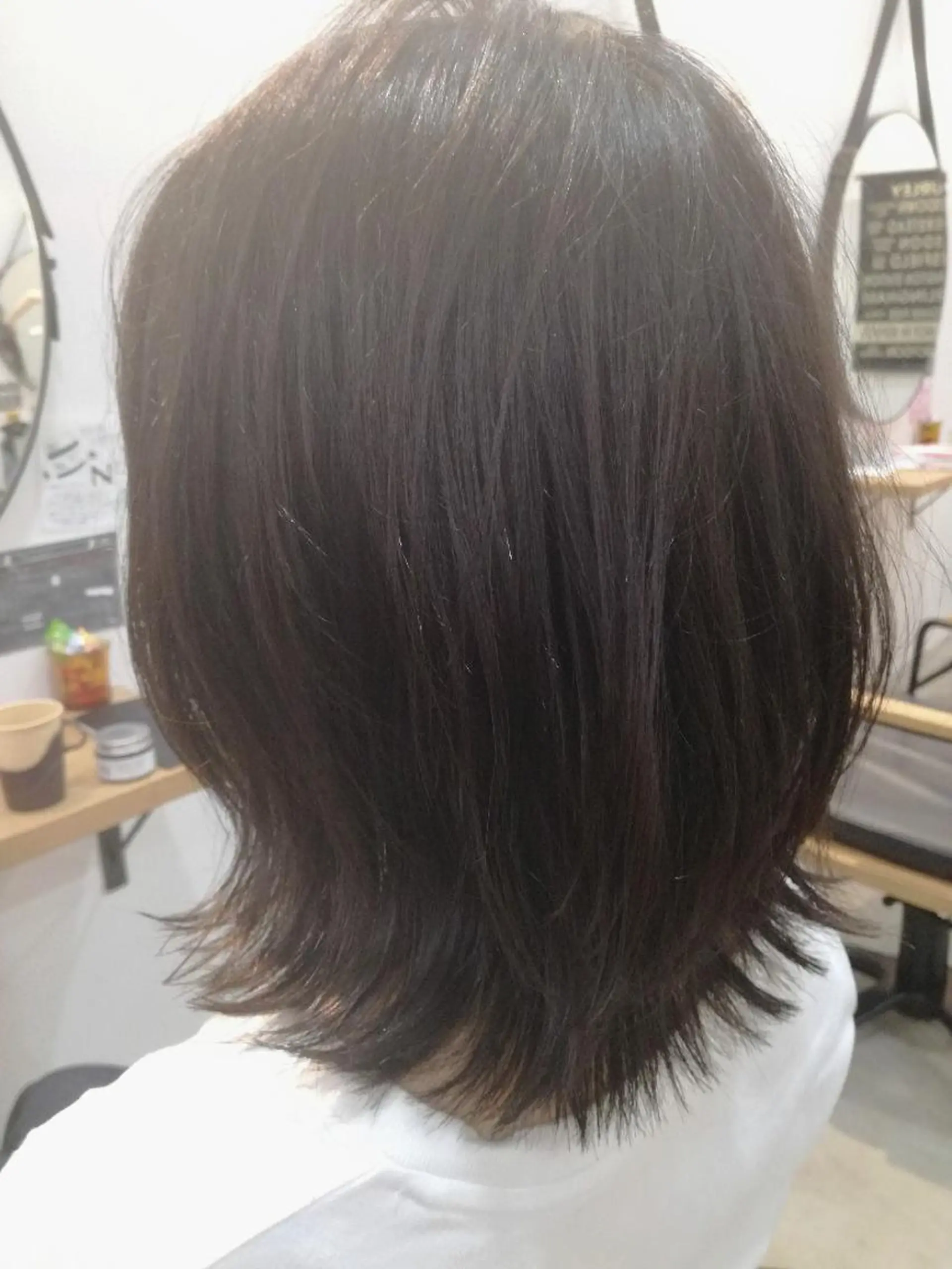 ミディアム パーマ ヘアアレンジ メンズ ネイル カラー キッズ マツエク・マツパ 外ハネヘア 中津No.1髪質改善 店長✨透ける暗髪のヘアスタイル
