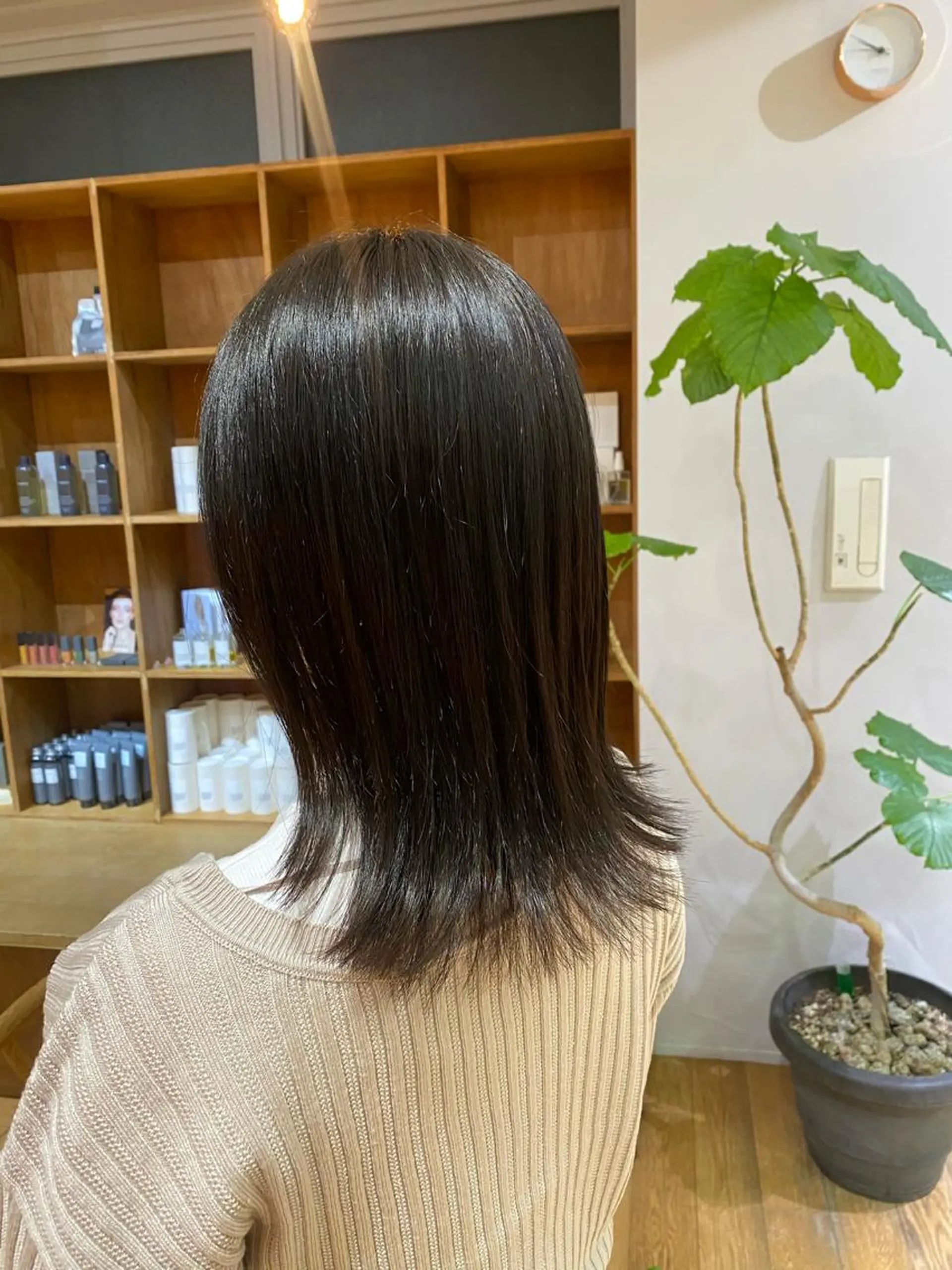 カラー グレージュ カーキグレージュ オリーブグレージュ オリーブグレー ヘアカラー トリートメント 大人可愛い♡コテ巻き パーマ🌼杉田 萌恵のヘアスタイル