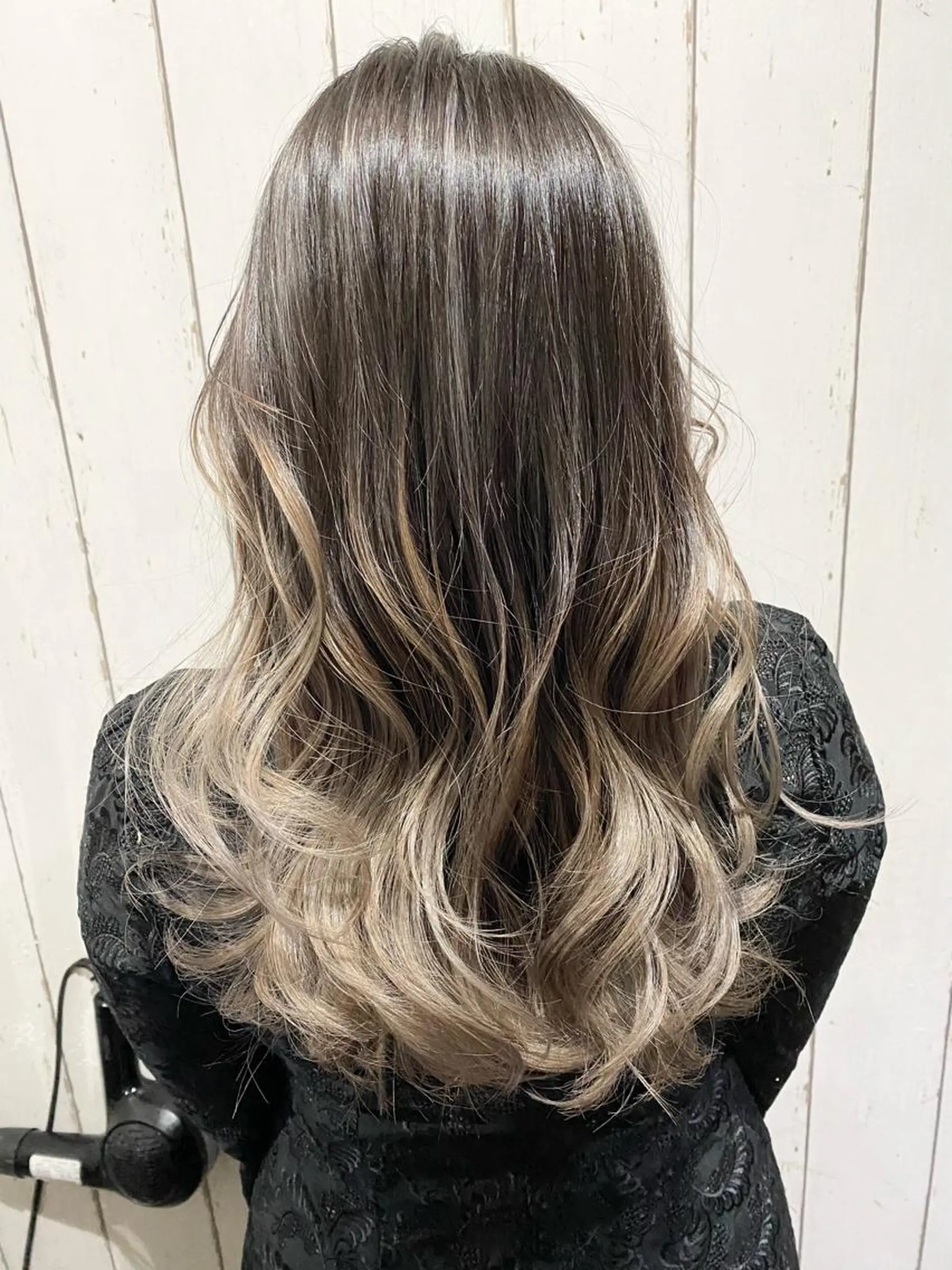 セミロング アッシュ ハイライト 髪質改善 韓国風ヘア レイヤーカット ヘアカラー トリートメント 👑指名率No.1 👑坂口飛翔のヘアスタイル