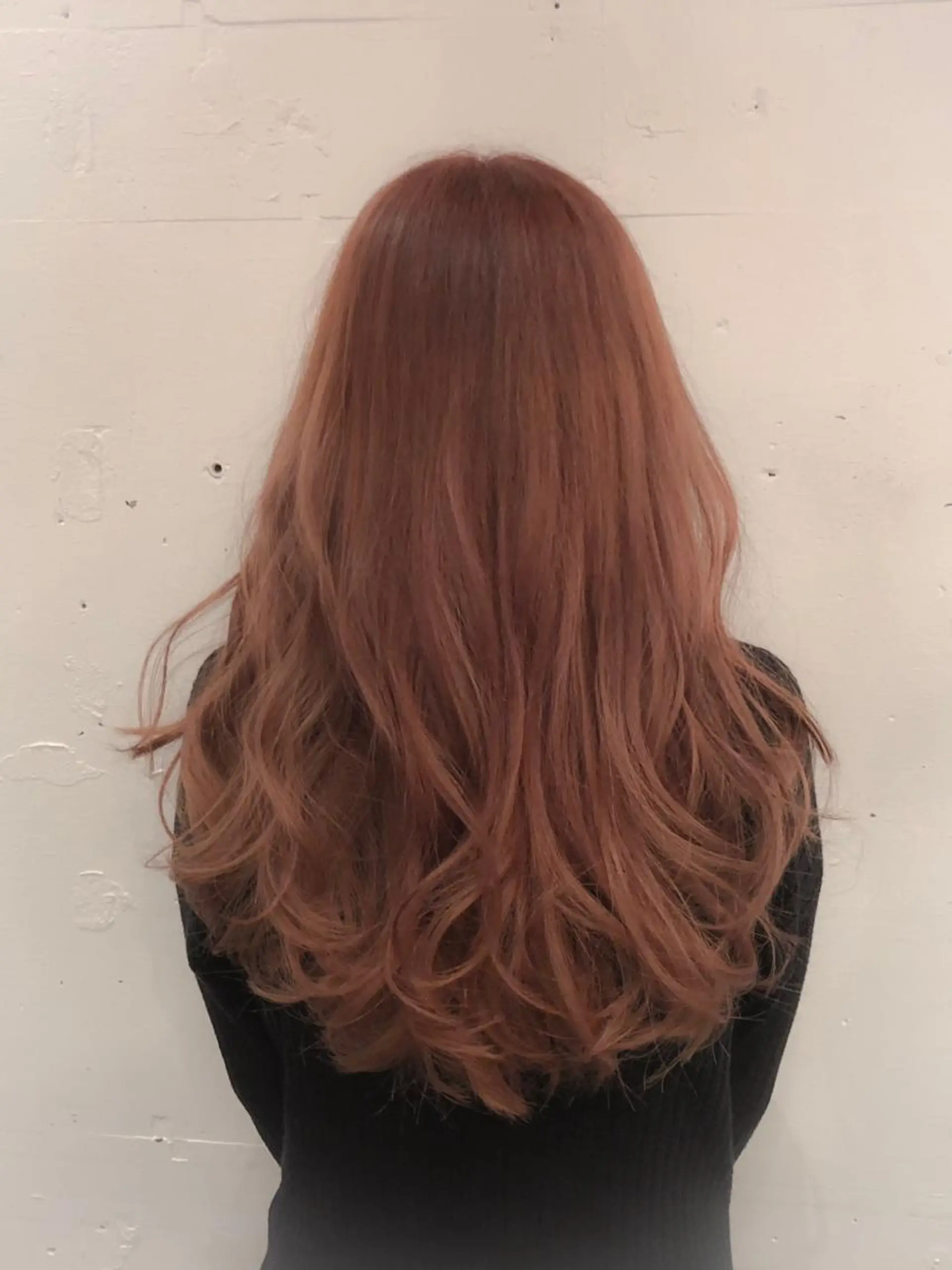 セミロング カラー ベージュカラー ブリーチ オレンジ ヘアカラー トリートメント 小森谷 亮太のヘアスタイル