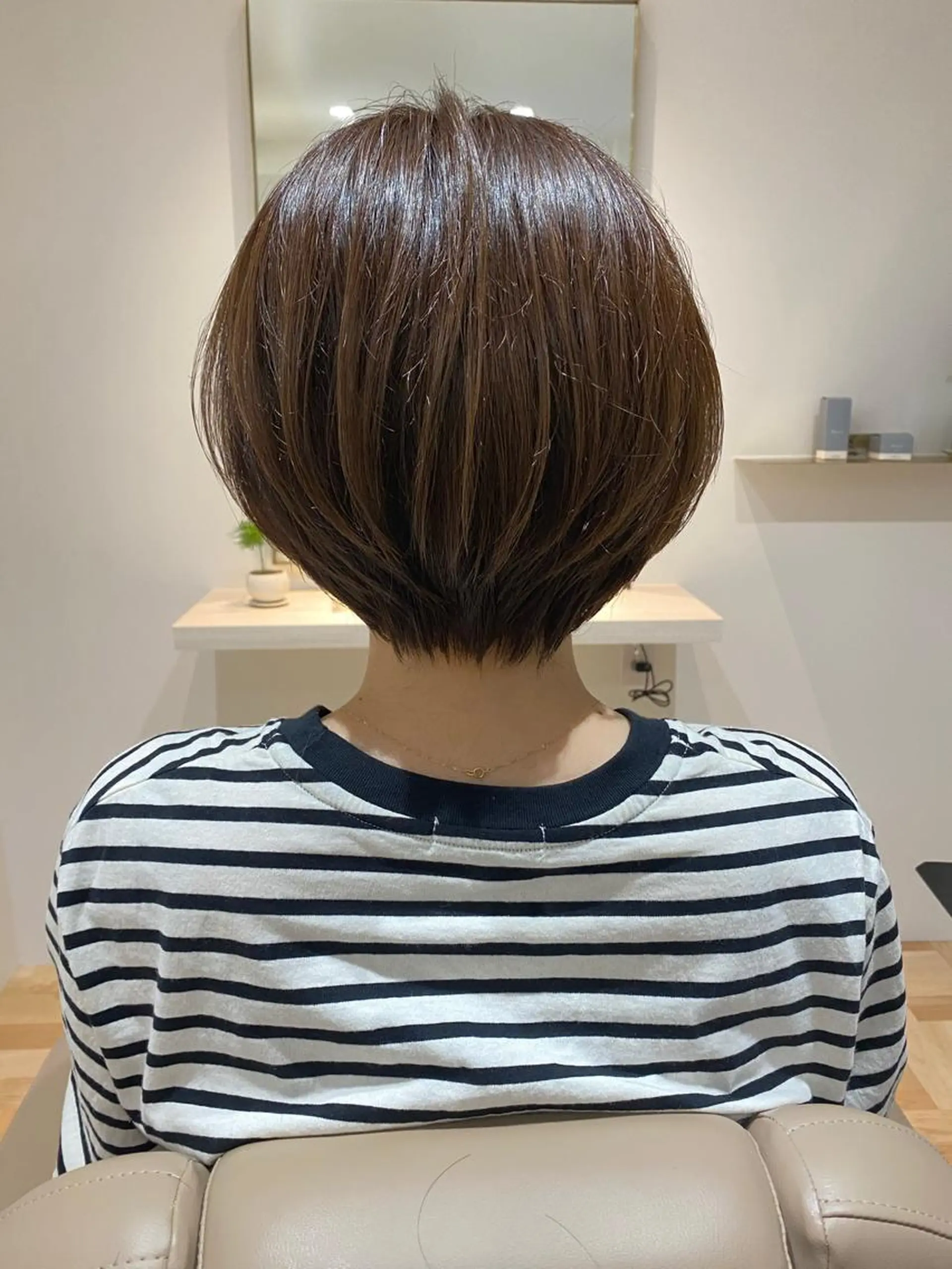 ショート カラー ショートボブ ベージュカラー ボブ ショートヘア 小顔カット カット ヘアカラー トリートメント 森 海のヘアスタイル