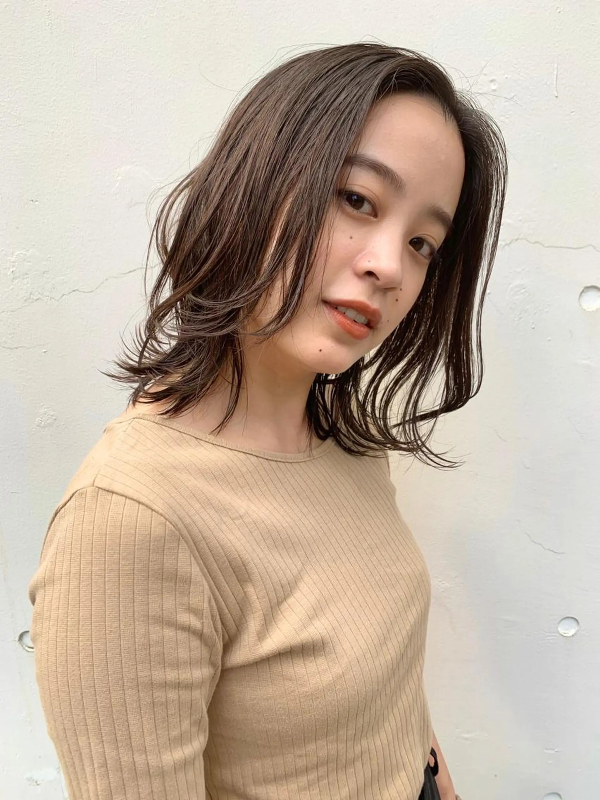 ミディアム ミディアムレイヤー レイヤーカット ヘアカラー トリートメント 丸茂 聖名のヘアスタイル
