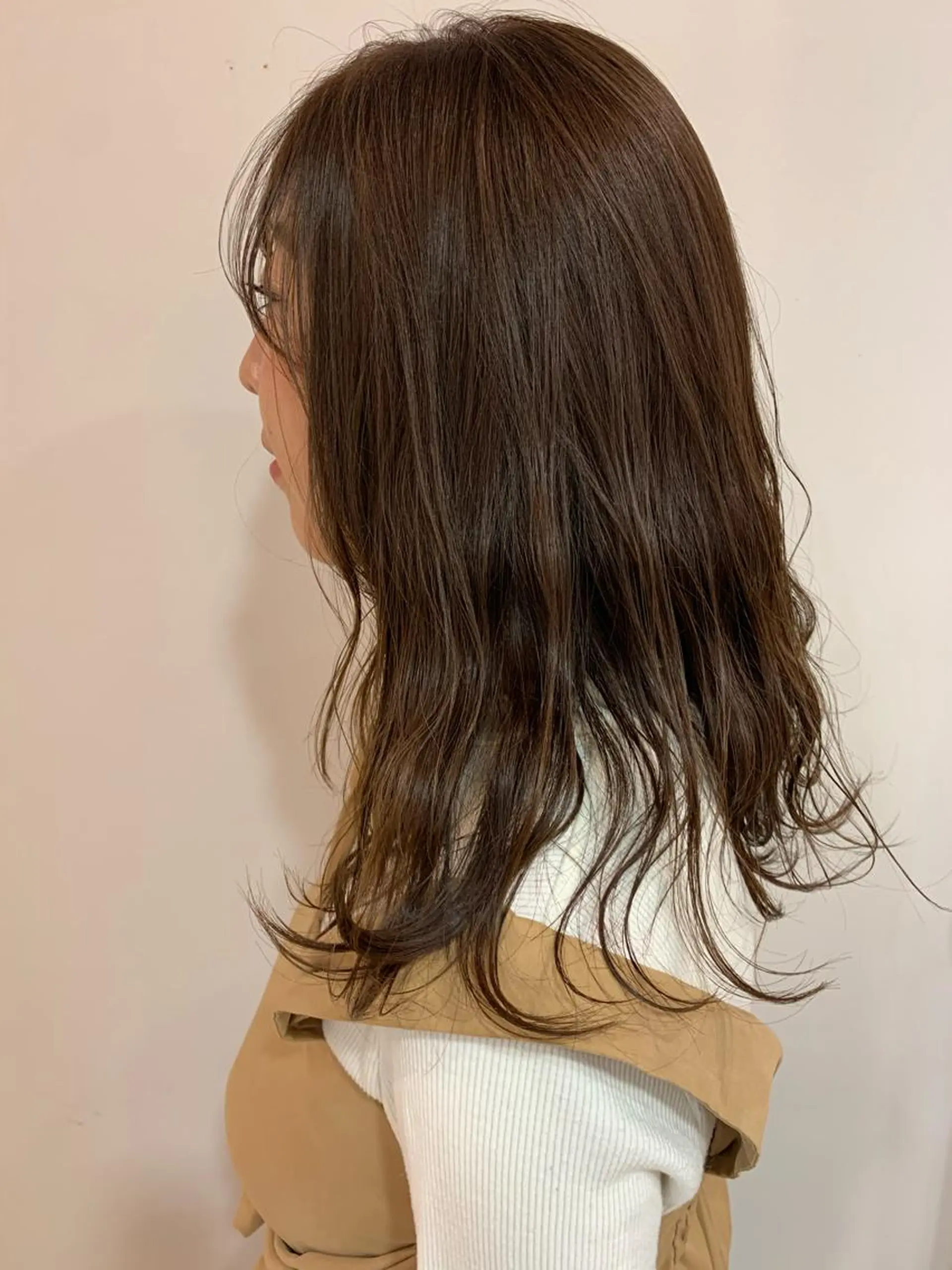 セミロング カラー ベージュカラー モカベージュ カット ヘアカラー 顔まわりカット✄ ベージュカラー🧸のヘアスタイル